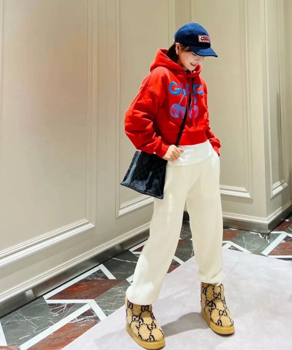 Gucci Gucci Limited Cropped Hoodie Embroidered Cherry Size M / US 6-8 / IT 42-44 - 7 Thumbnail