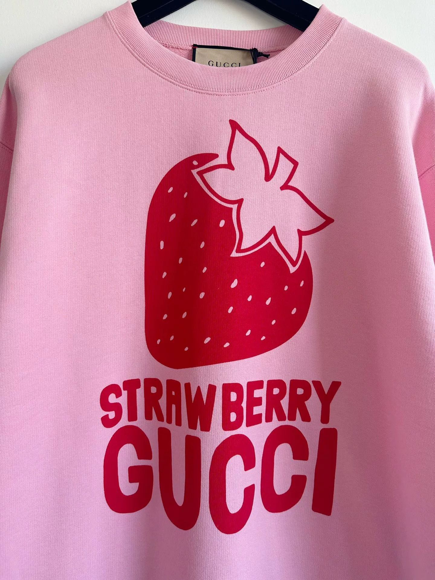 Gucci Gucci Pink Strawberry Print Crewneck Sweatshirt Size XS / US 0-2 / IT 36-38 - 3 Thumbnail