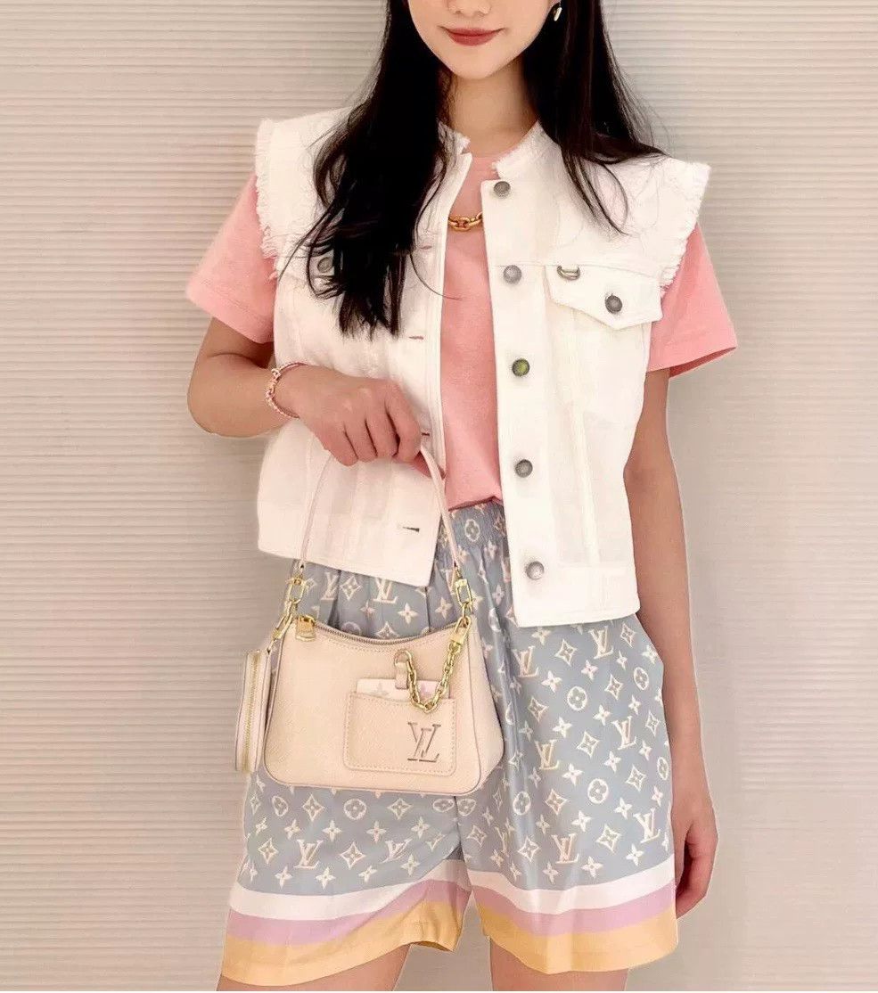Louis Vuitton LV Monogram Women's Shorts Size 36" / US 14 / IT 50 - 8 Thumbnail