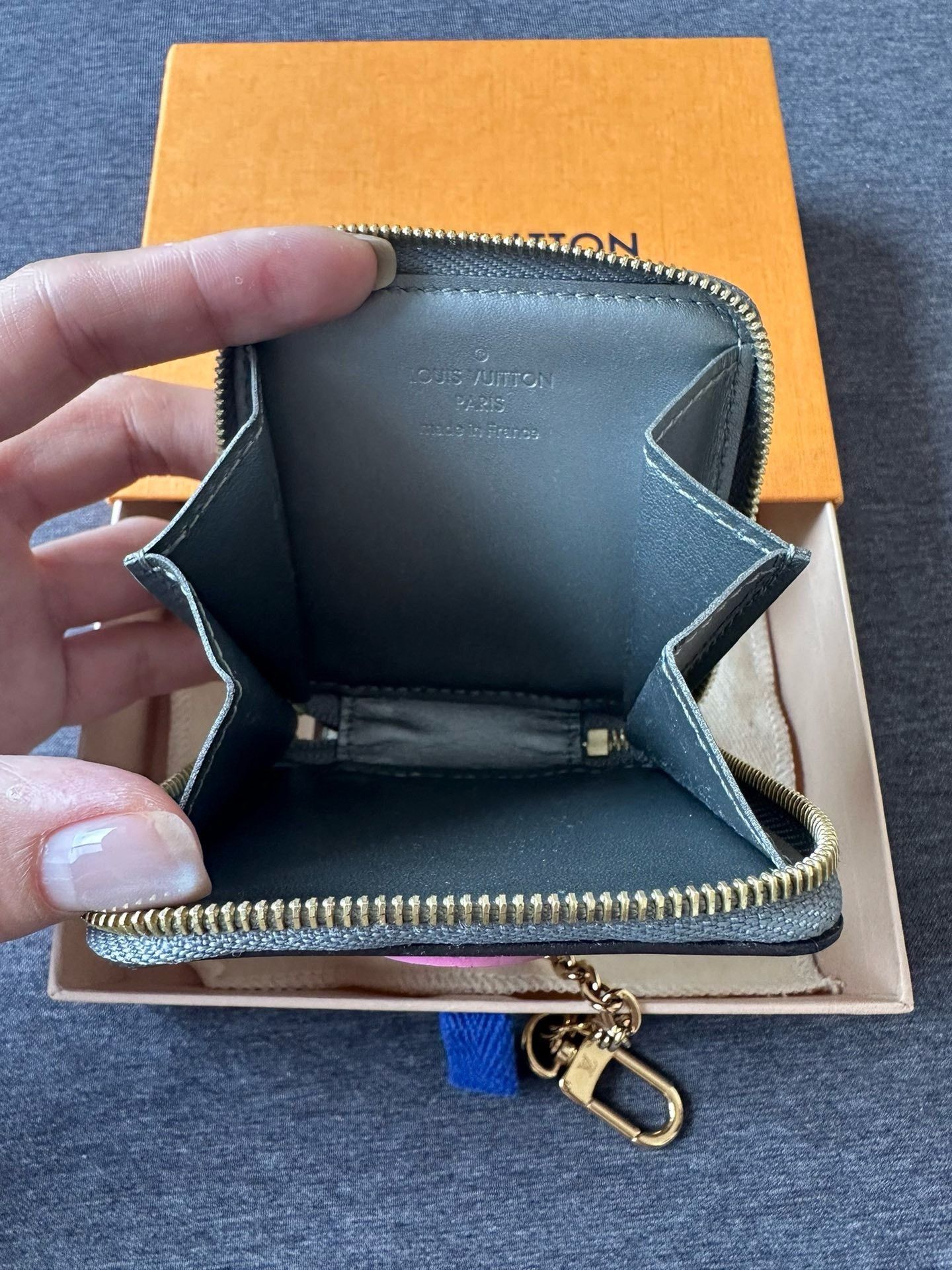 Louis Vuitton LV Limited 3D Flower Coin Purse Size ONE SIZE - 7 Thumbnail