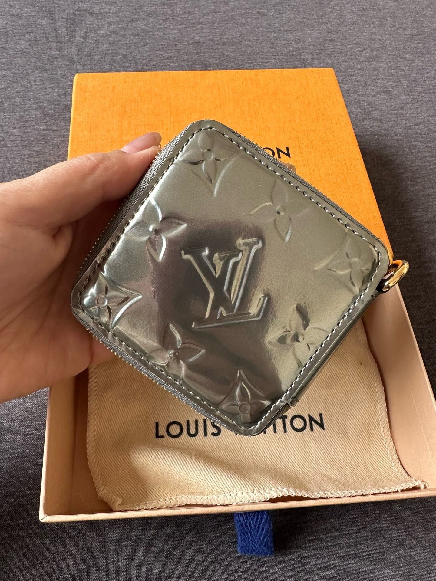 Louis Vuitton LV Limited 3D Flower Coin Purse Size ONE SIZE - 3 Thumbnail