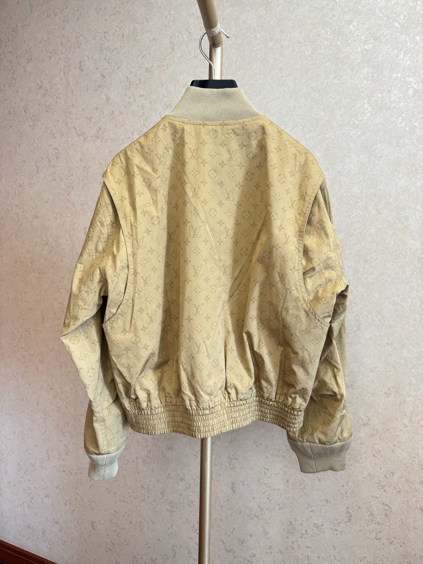 Louis Vuitton LV Full Logo Jacket Size S / US 4 / IT 40 - 4 Thumbnail