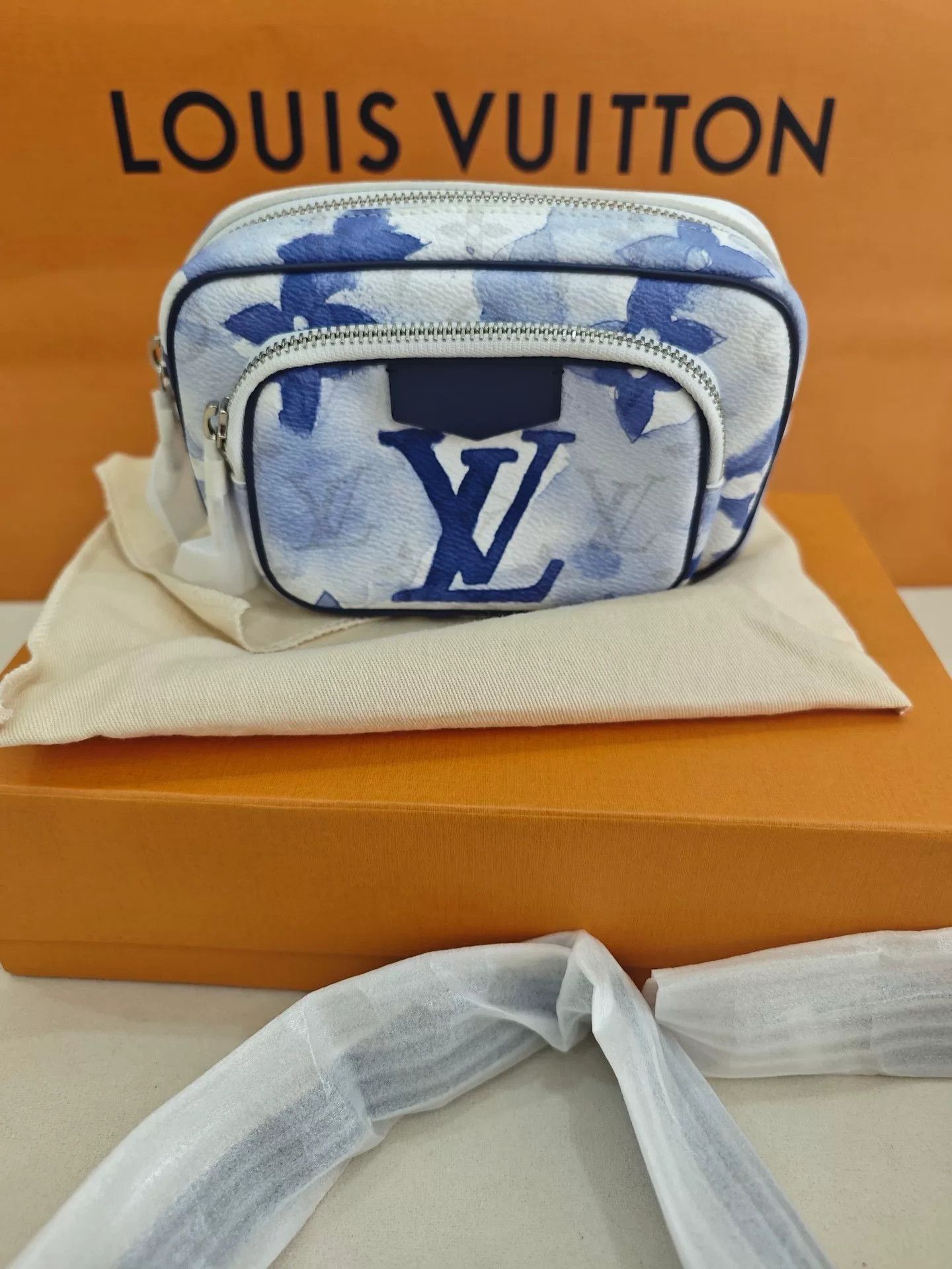 Louis Vuitton Louis Vuitton New Crossbody Bag Size ONE SIZE - 2 Thumbnail