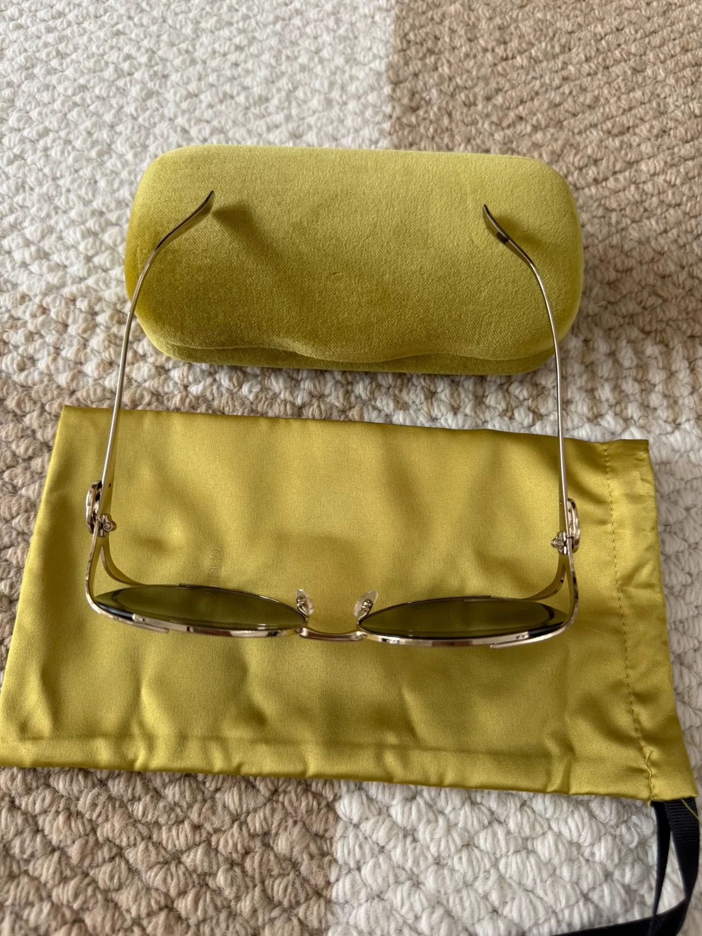 Gucci Gucci Classic Sunglasses Size ONE SIZE - 4 Thumbnail