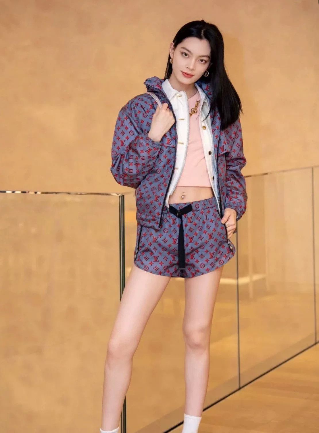 Louis Vuitton LV New Women's Shorts Size 34" / US 12 / IT 48 - 4 Thumbnail