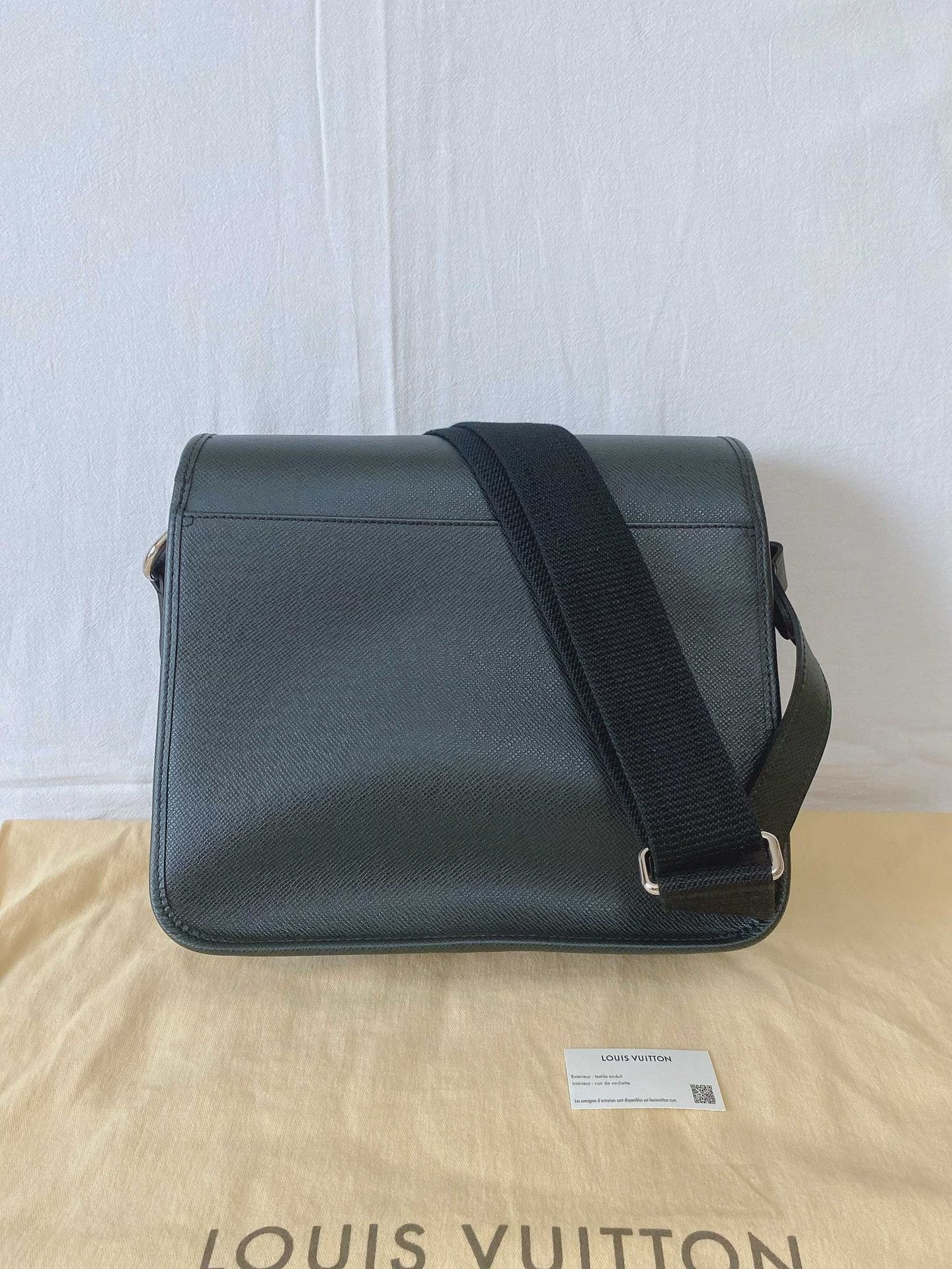 Louis Vuitton LV Gray Leather Flap Messenger Bag Size ONE SIZE - 2 Thumbnail