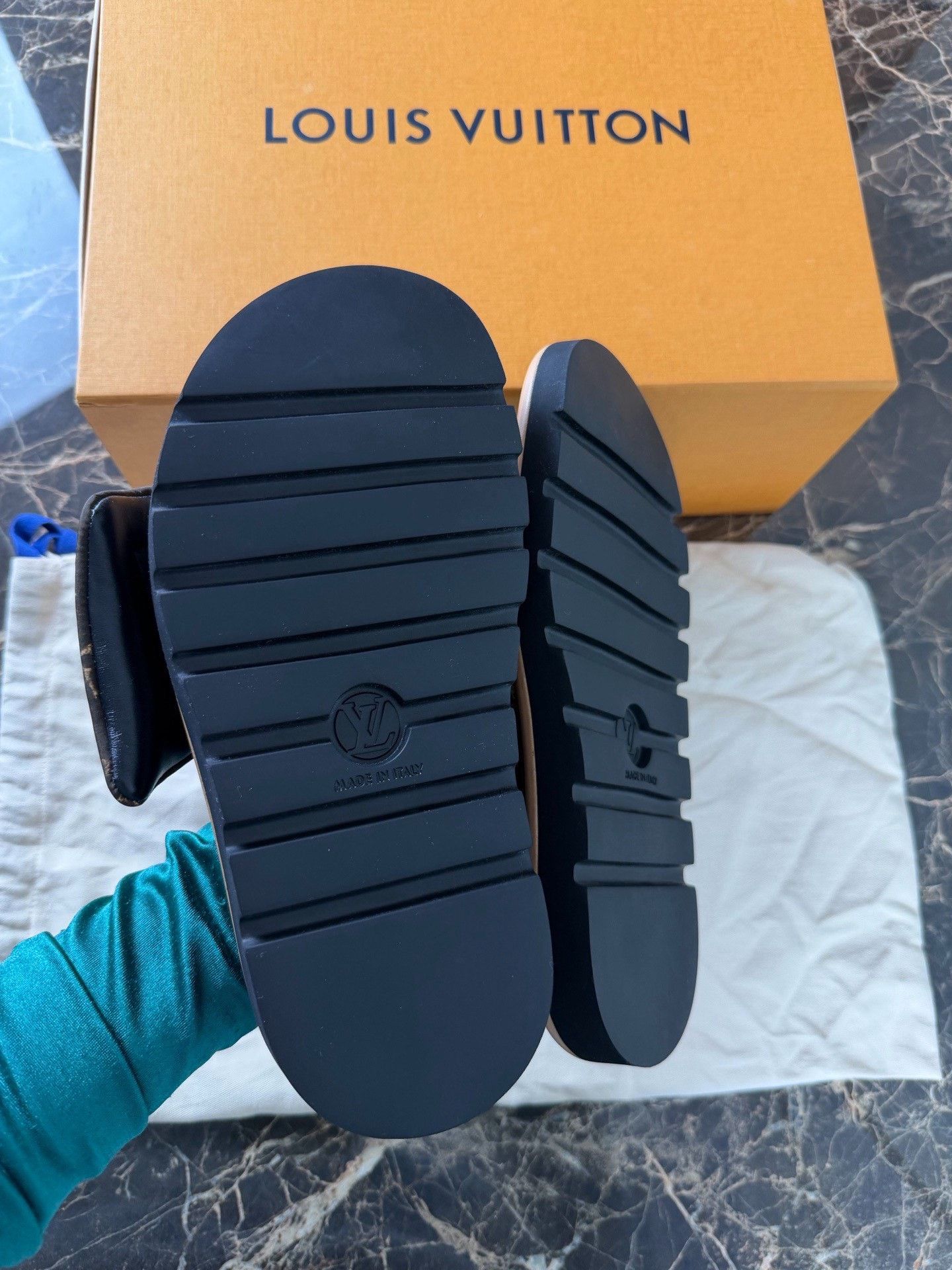 Louis Vuitton LV Women's Adjustable Velcro Slippers Size US 6 / IT 36 - 5 Thumbnail