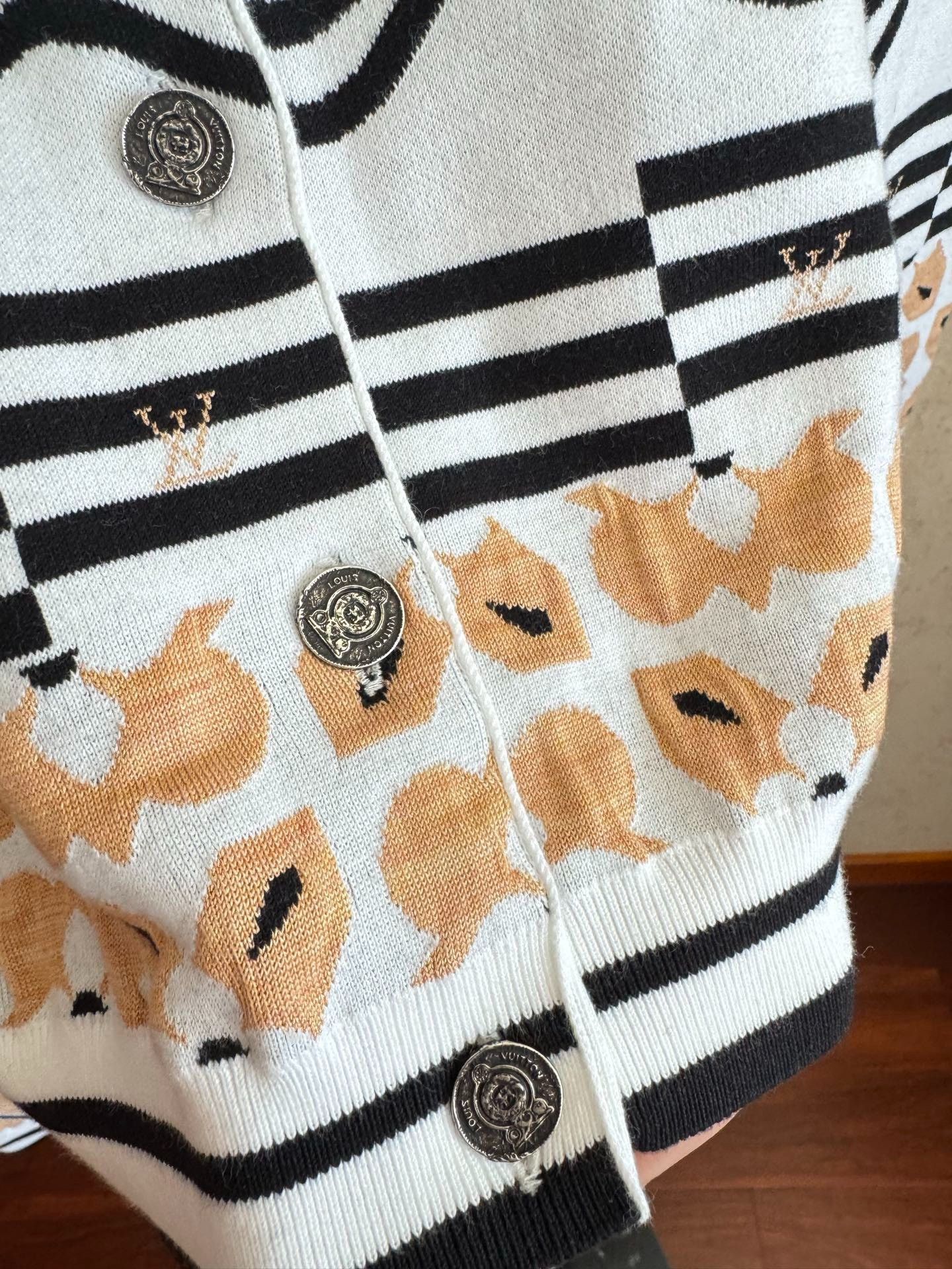 Louis Vuitton LV Knit Cardigan Size S / US 4 / IT 40 - 5 Thumbnail