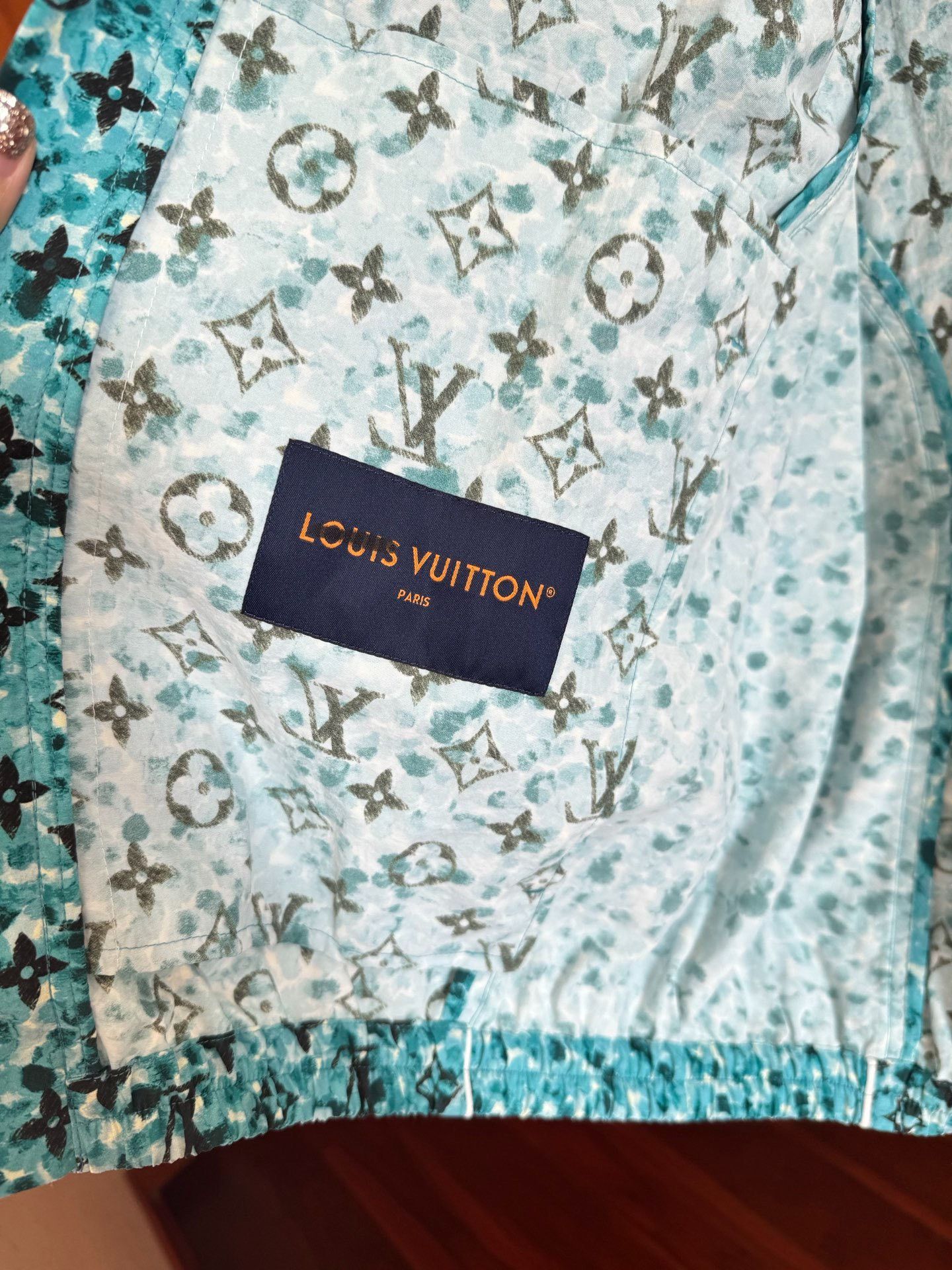Louis Vuitton LV Men's Full Logo Jacket Size US M / EU 48-50 / 2 - 4 Thumbnail