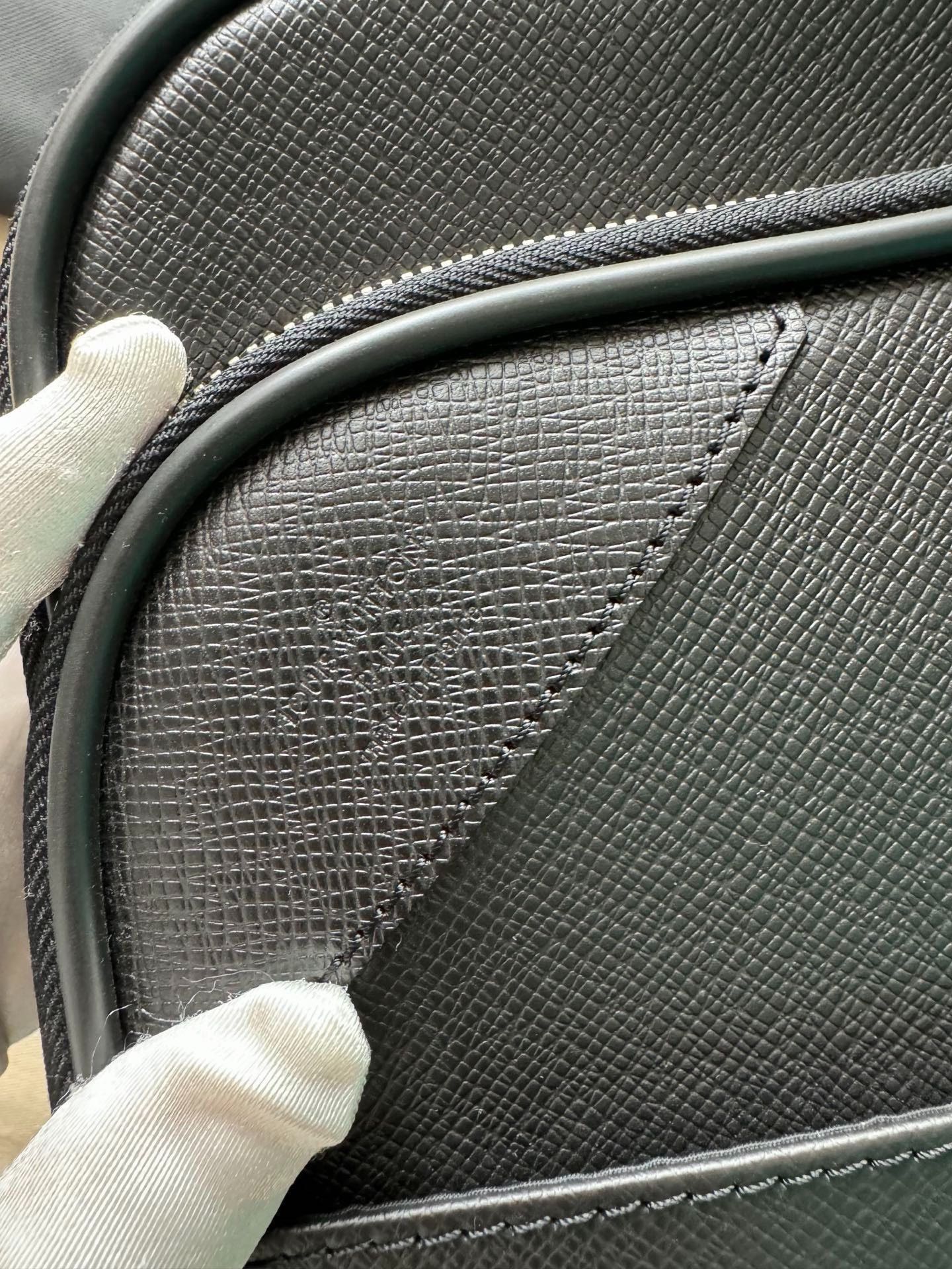 Louis Vuitton LV Black Leather 55 Carry-On Suitcase Size ONE SIZE - 6 Thumbnail