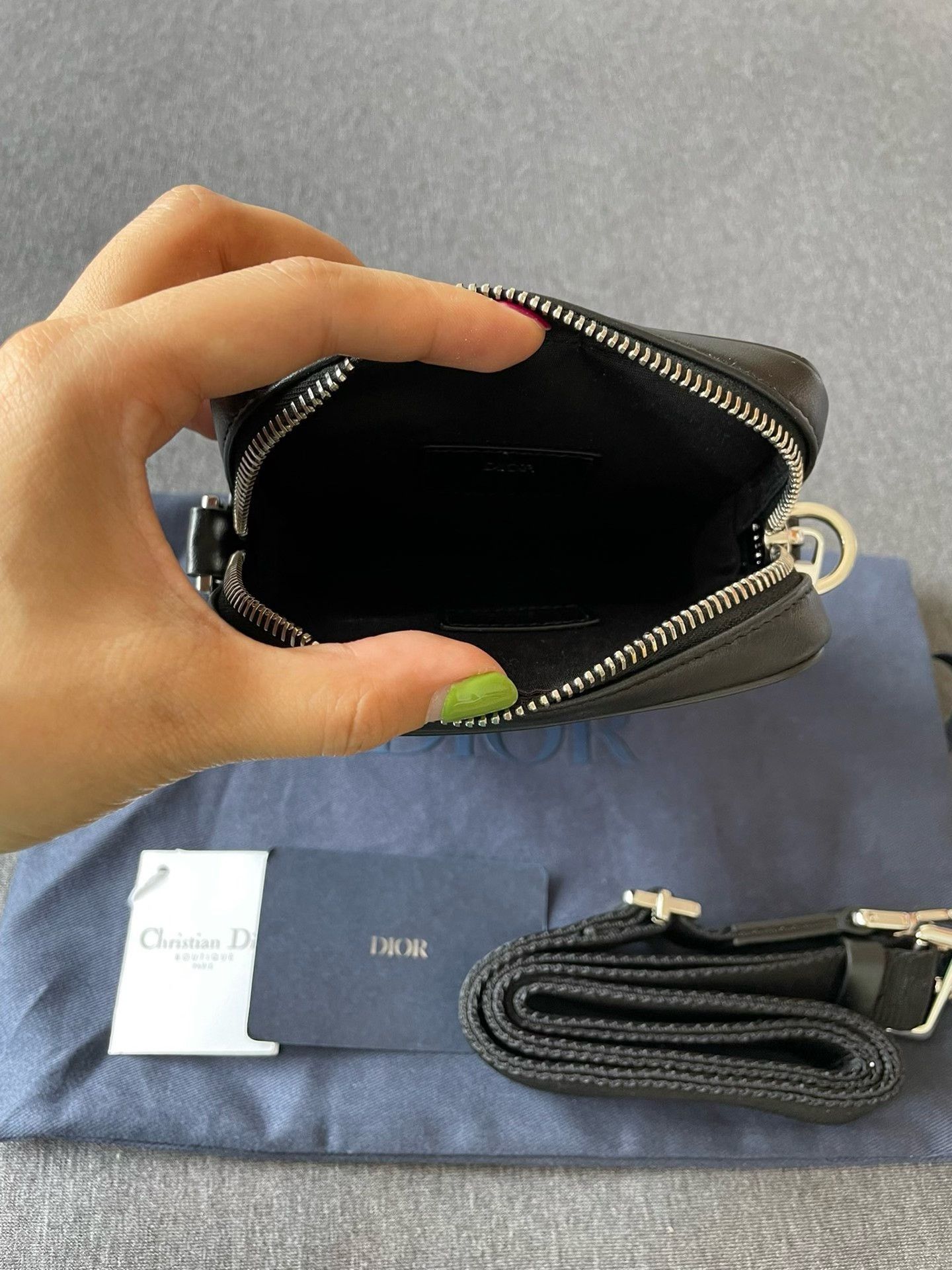 Dior Dior World Tour Black Leather Messenger Bag Size ONE SIZE - 5 Thumbnail