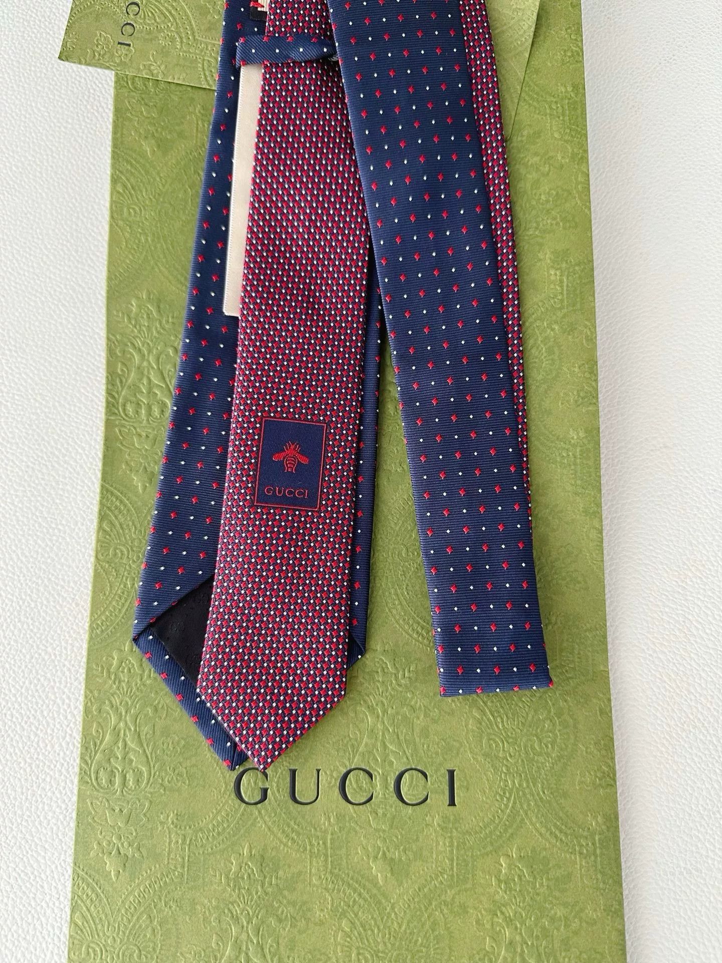 Gucci Gucci GG Embroidered Polka Dot Diamond Tie Size ONE SIZE - 3 Thumbnail