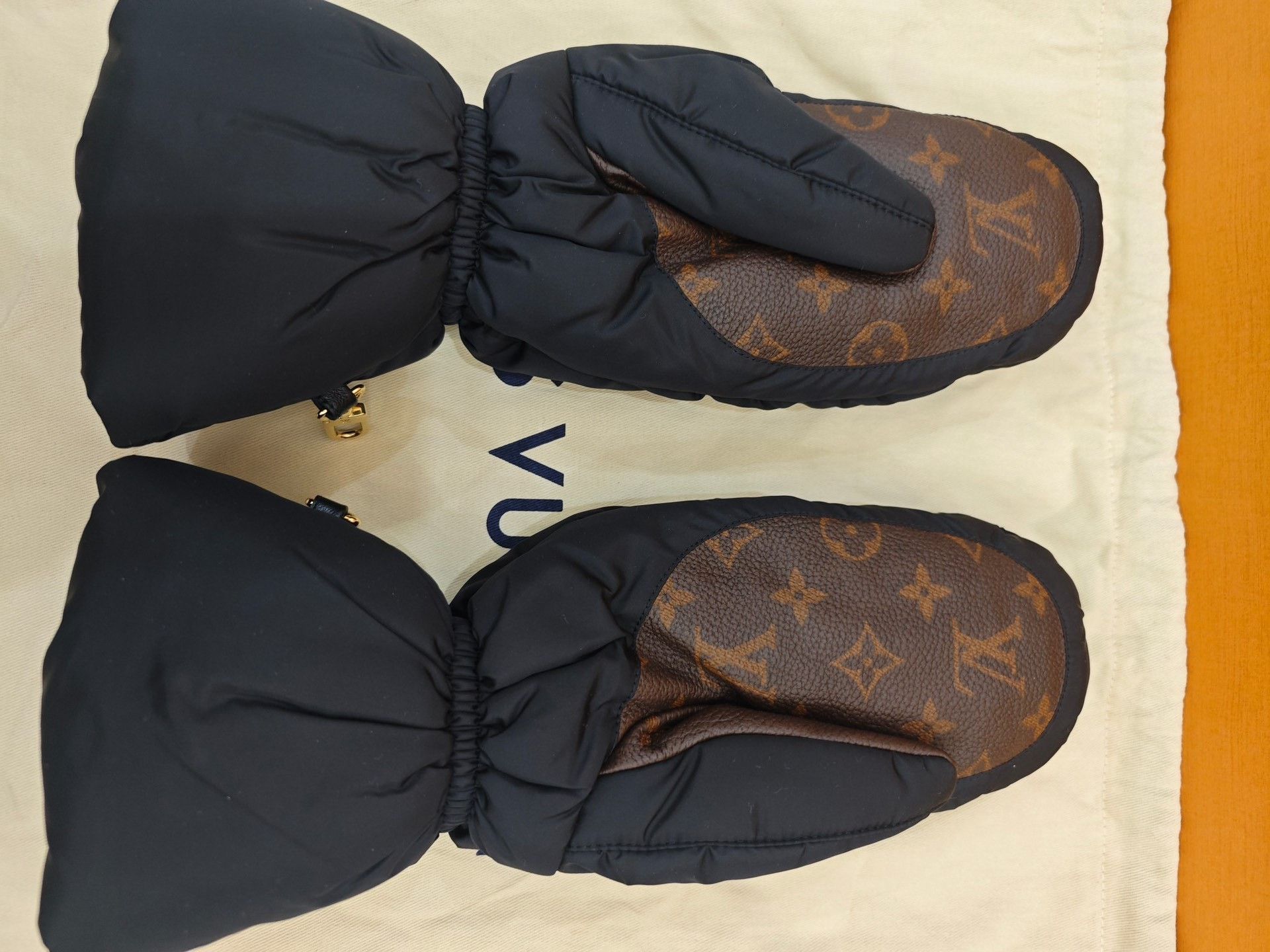 Louis Vuitton LV Unisex Cotton Gloves Size ONE SIZE - 2 Thumbnail
