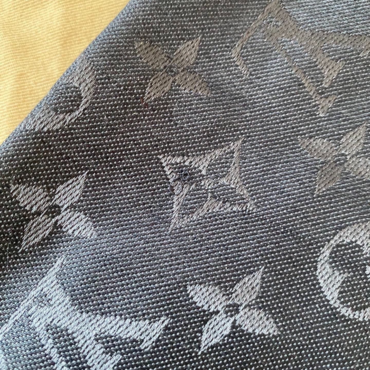 Louis Vuitton LV Women's Square Scarf Shawl Size ONE SIZE - 5 Thumbnail