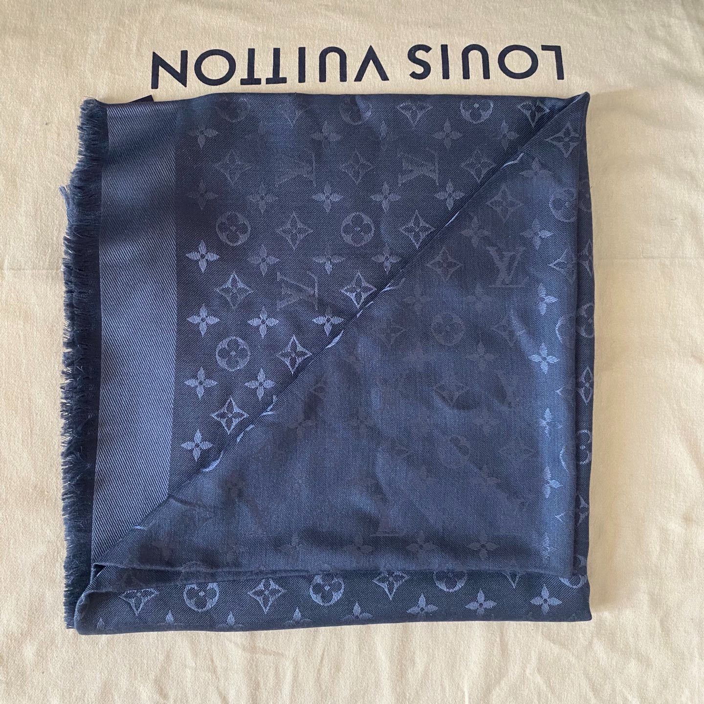 Louis Vuitton LV Women's Square Scarf Shawl Size ONE SIZE - 2 Thumbnail