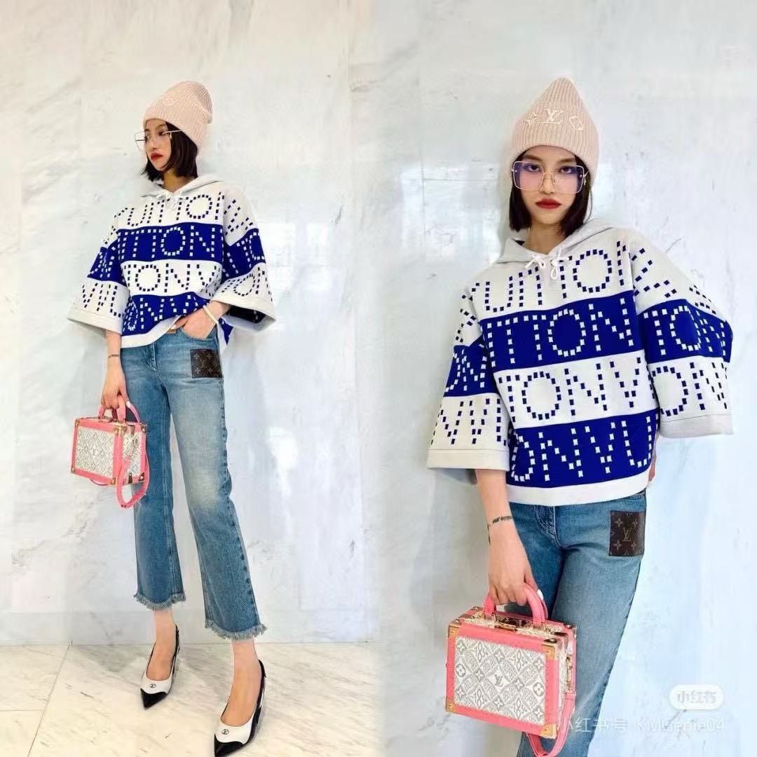 Louis Vuitton LV Women's Letter Knit Sweater Size M / US 6-8 / IT 42-44 - 9 Thumbnail