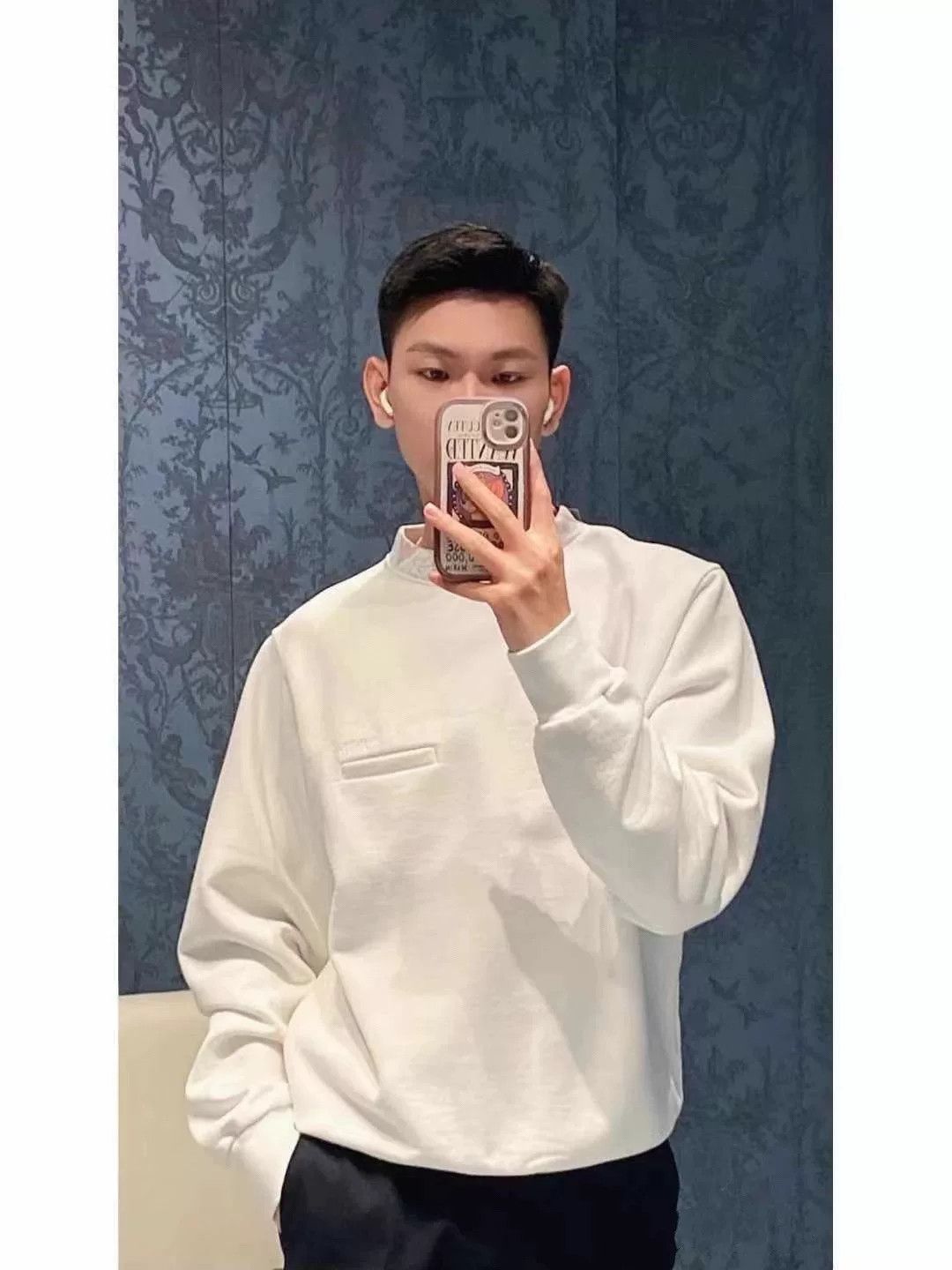 Dior Dior White Artist Collaboration Sweatshirt Size US S / EU 44-46 / 1 - 7 Thumbnail