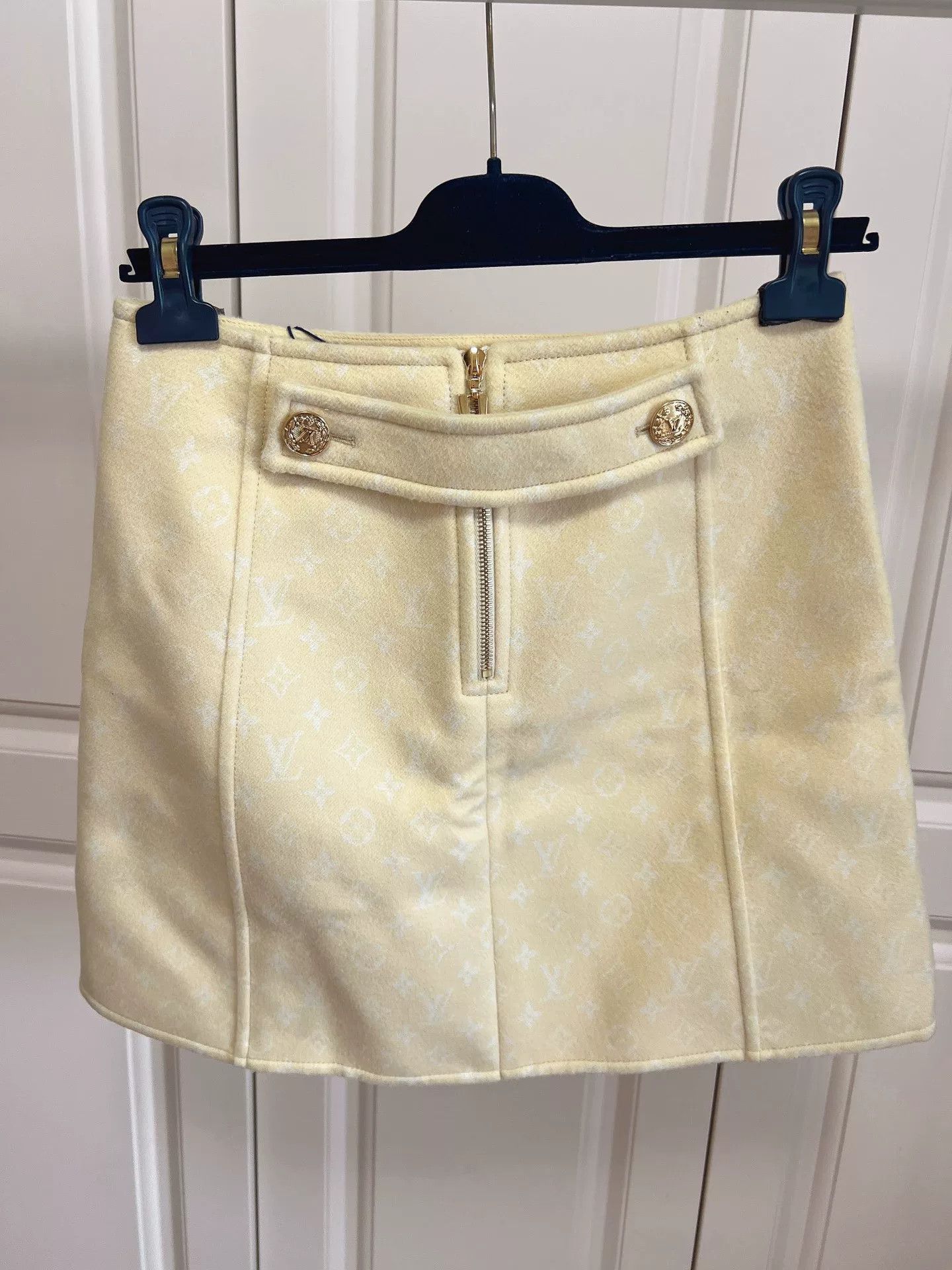 Louis Vuitton LV Women's Skirt Size 36 Size 36" / US 14 / IT 50 - 2 Thumbnail