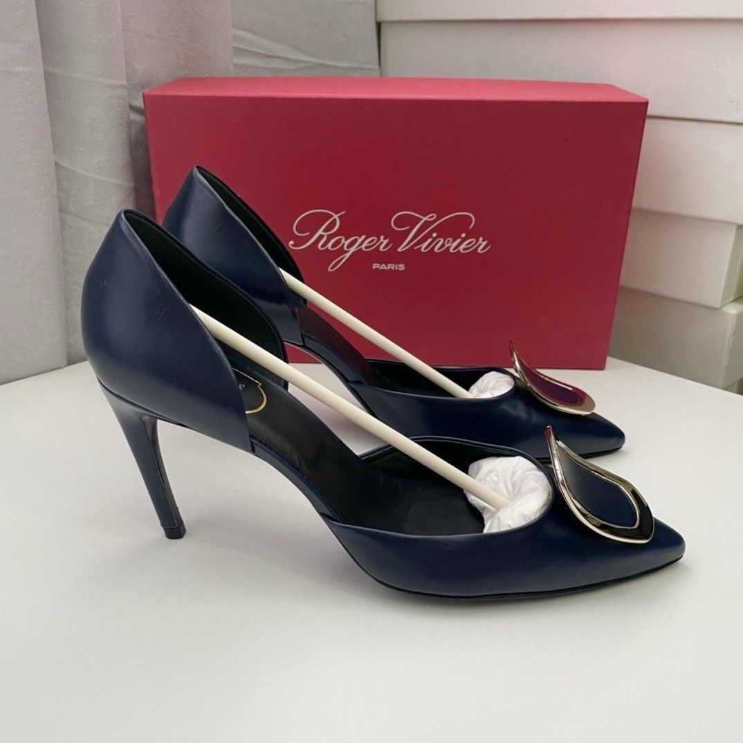 Roger Vivier Roger Vivier Classic Square Buckle Heels Size US 7.5 / IT 37.5 - 3 Thumbnail