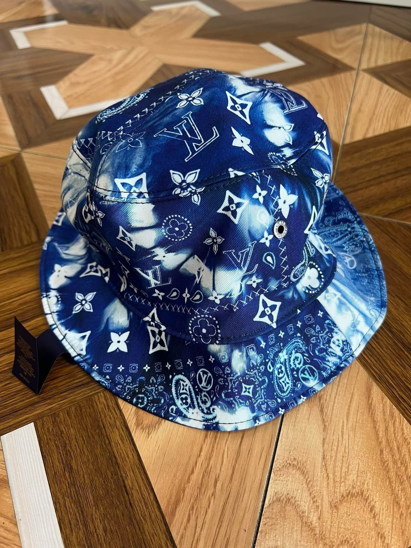 Louis Vuitton Louis Vuitton Reversible Bucket Hat Size ONE SIZE - 6 Thumbnail