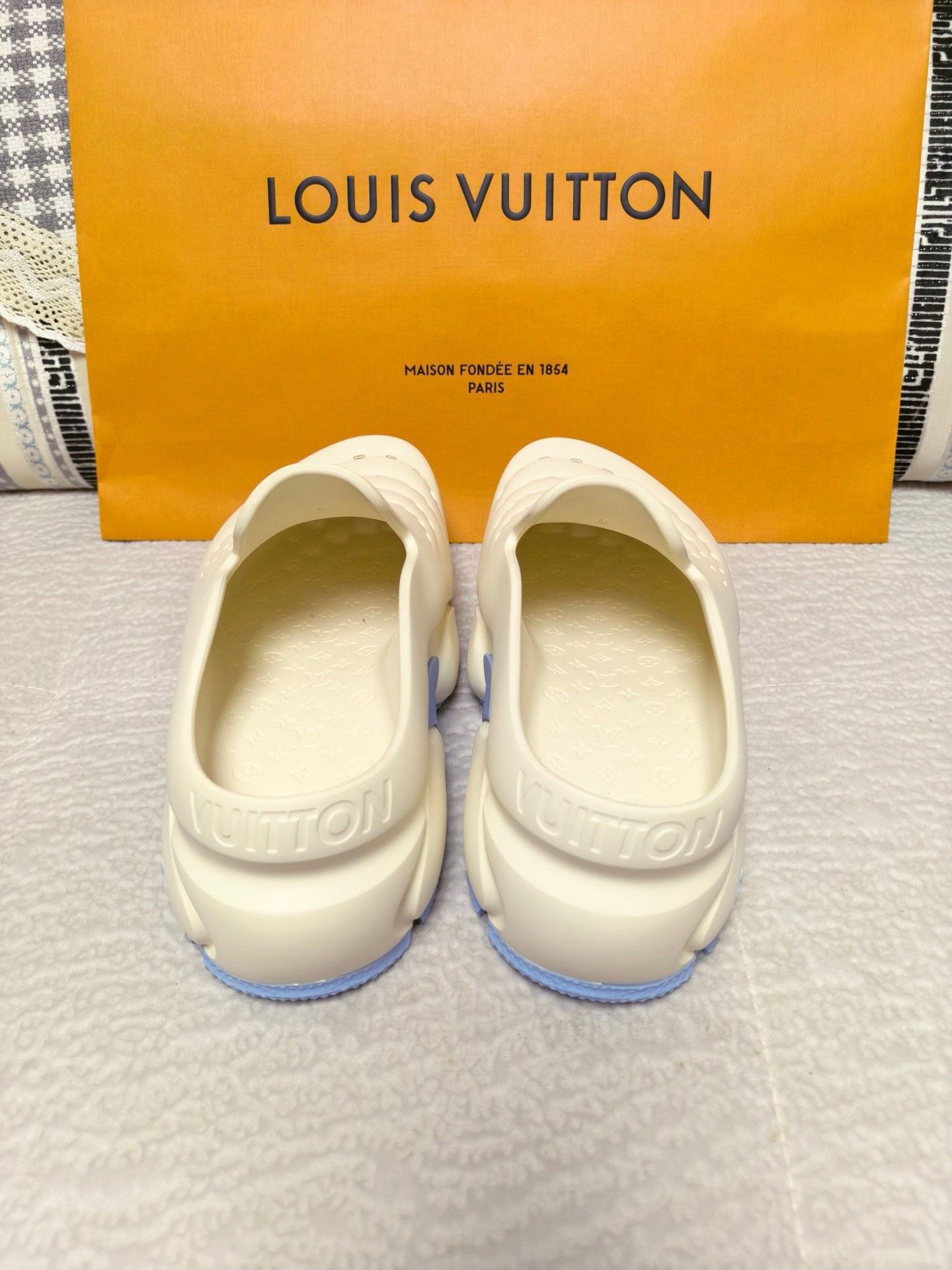 Louis Vuitton LV Men's New Shark Shoes Size US 9 / EU 42 - 8 Thumbnail