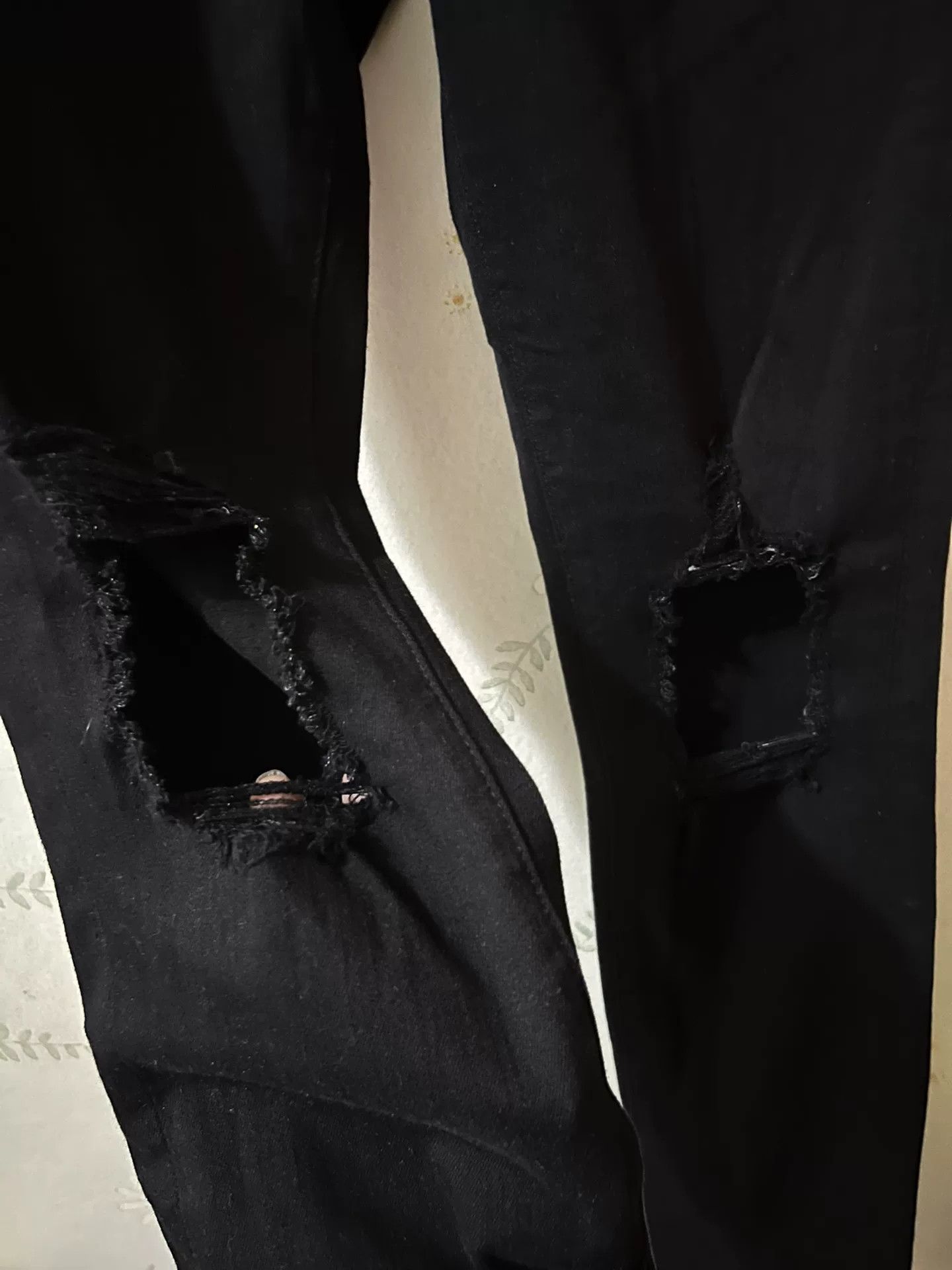 Frame FRAME Black Ripped Slim Jeans Size 28" / US 6 / IT 42 - 2 Thumbnail