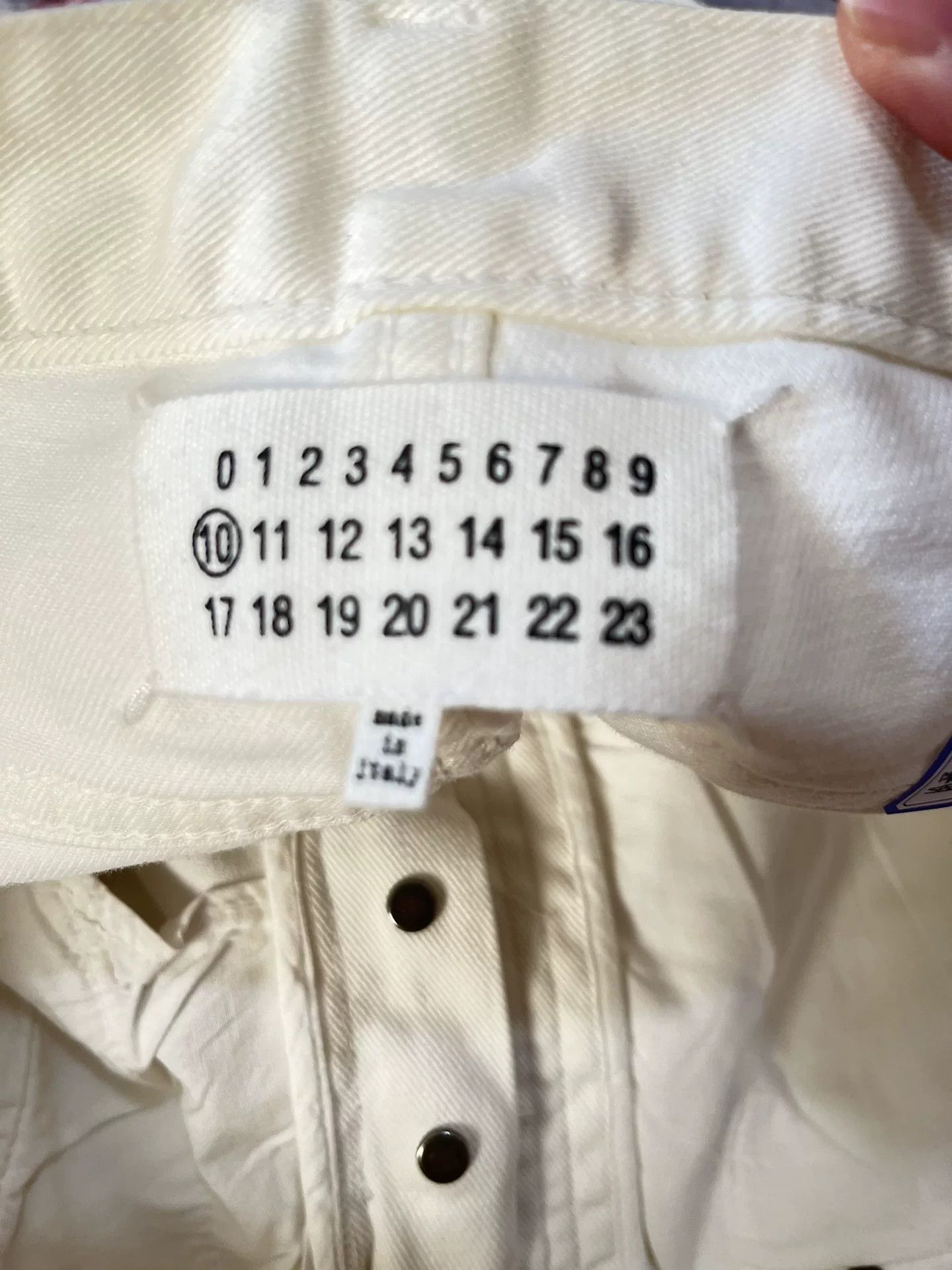 Maison Margiela Maison Margiela White Jeans Size US 34 / EU 50 - 2 Thumbnail