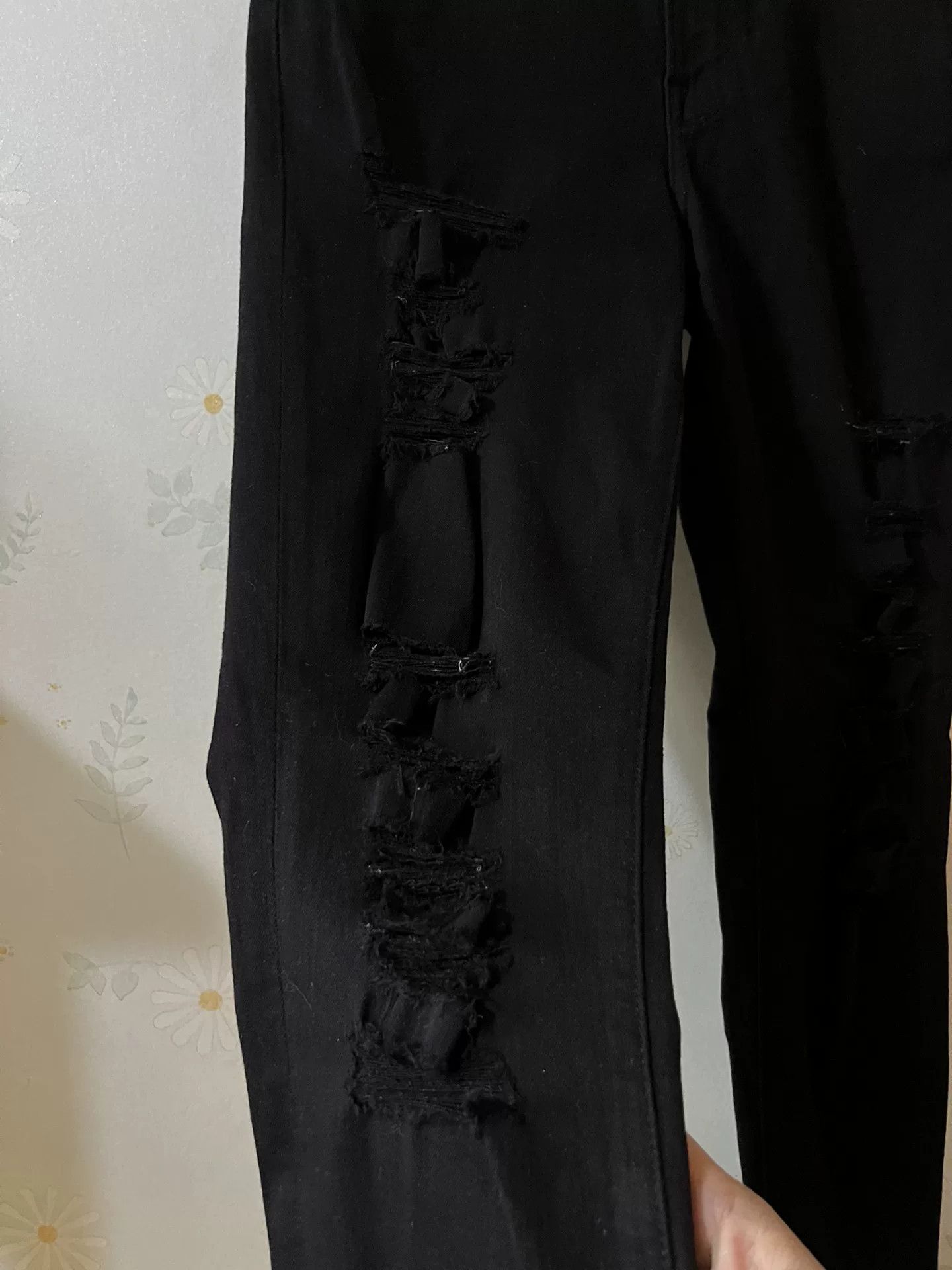 Frame FRAME Black Ripped Slim Jeans Size 28" / US 6 / IT 42 - 2 Thumbnail