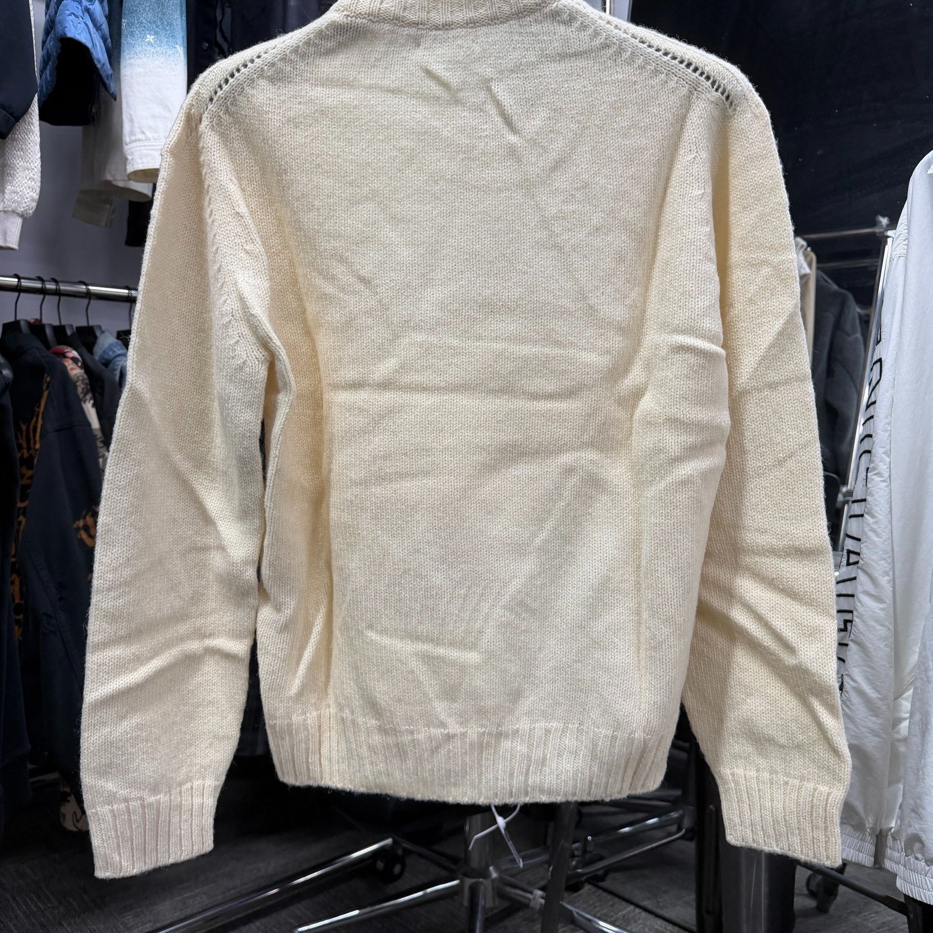 Celine Celine Retro Beige Sweater M Women Size M / US 6-8 / IT 42-44 - 4 Thumbnail