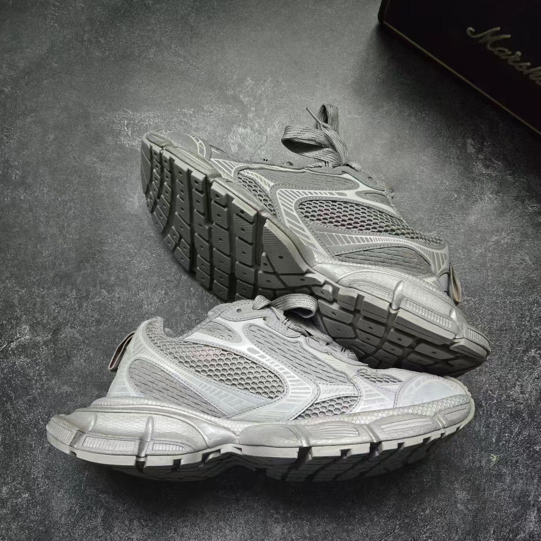 Balenciaga Balenciaga Reflective White Lowtop Sneakers XXXL Women Size US 8 / IT 38 - 9 Thumbnail