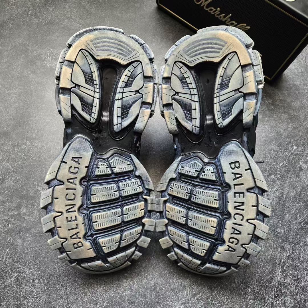 Balenciaga Balenciaga Distressed Black Lowtop Sneakers 41 Men Size US 8.5 / EU 41-42 - 7 Thumbnail