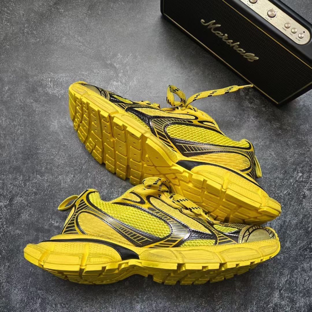 Balenciaga Balenciaga Yellow Lowtop Sneakers XXXL Men Size US 10 / EU 43 - 9 Thumbnail