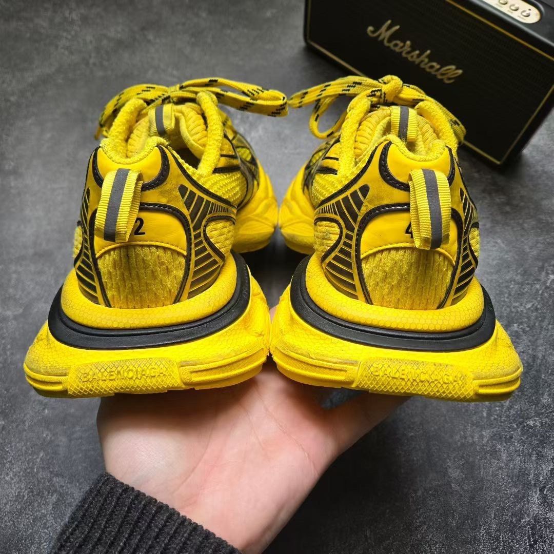 Balenciaga Balenciaga Yellow Lowtop Sneakers XXXL Men Size US 10 / EU 43 - 3 Thumbnail