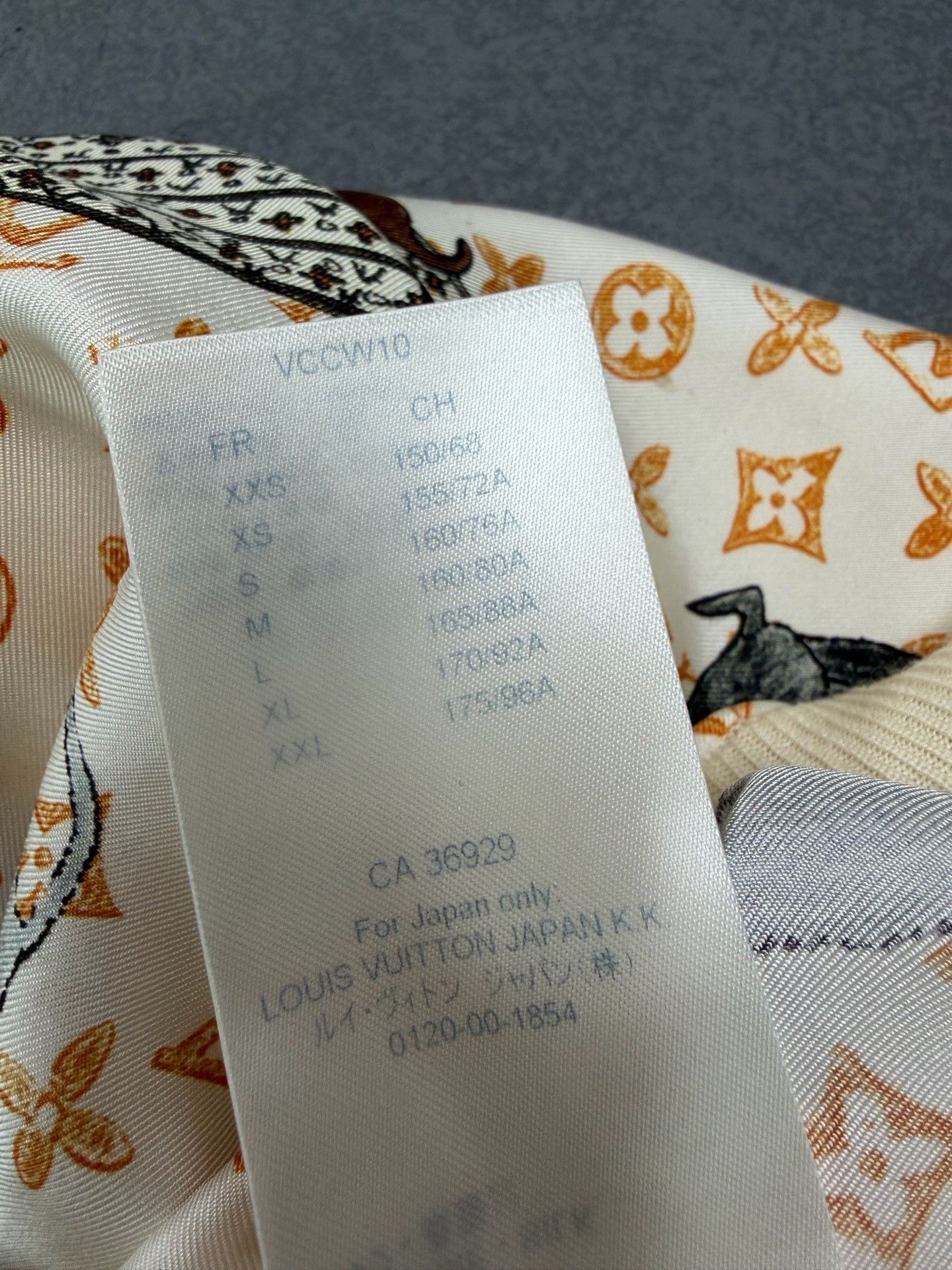 Louis Vuitton Louis Vuitton T-Shirt XS Women Size XS / US 0-2 / IT 36-38 - 8 Thumbnail