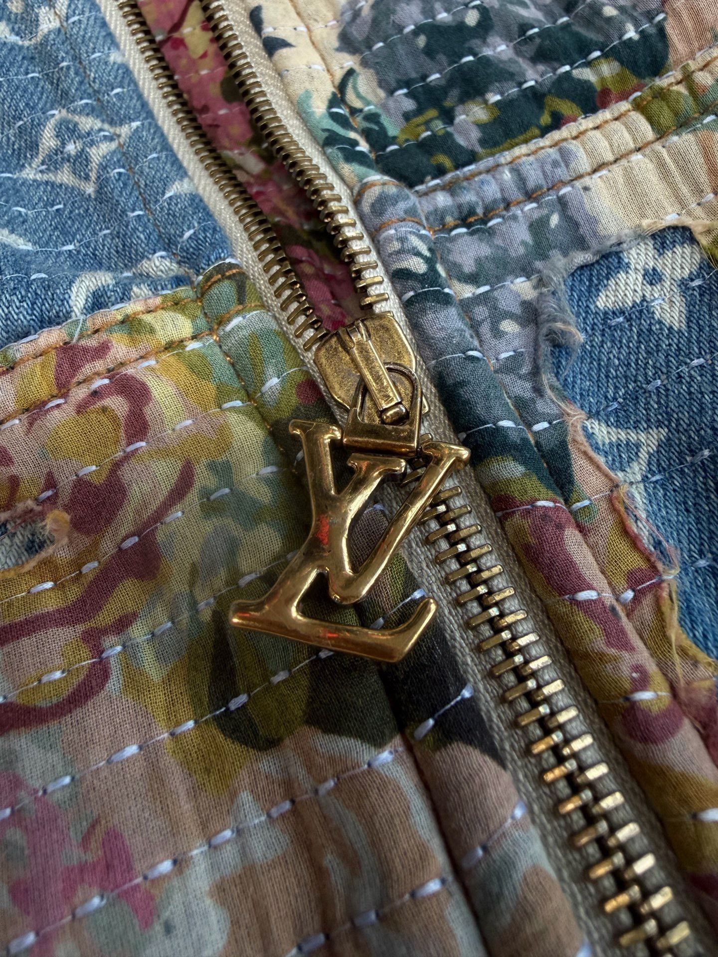 Louis Vuitton Louis Vuitton Floral Heavy Coat Men Size US M / EU 48-50 / 2 - 3 Thumbnail