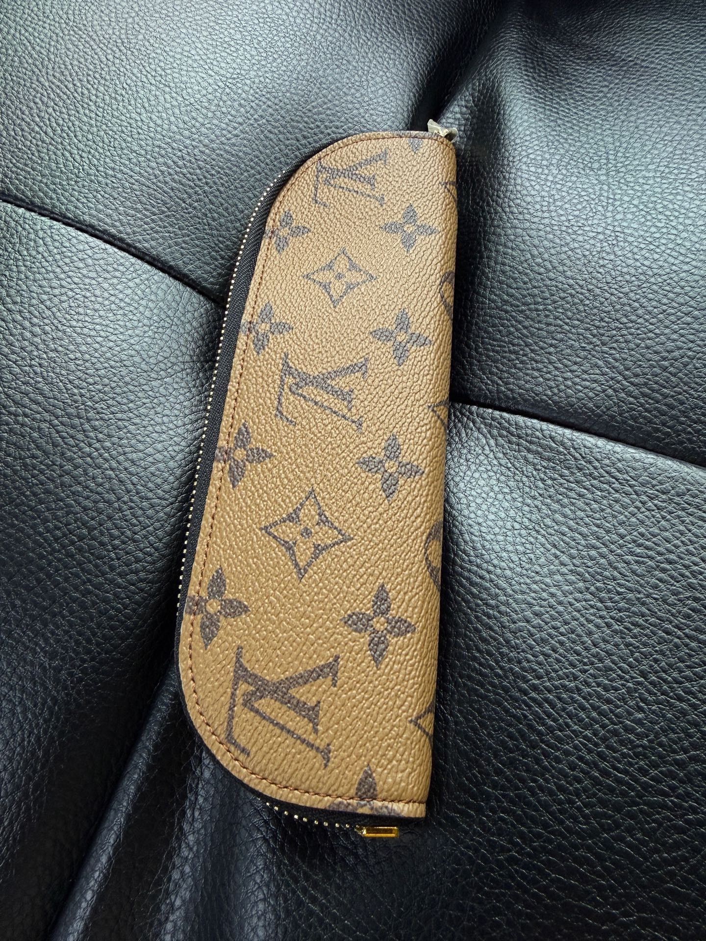 Louis Vuitton Louis Vuitton Collab Graphic Item XL Men Size ONE SIZE - 2 Thumbnail