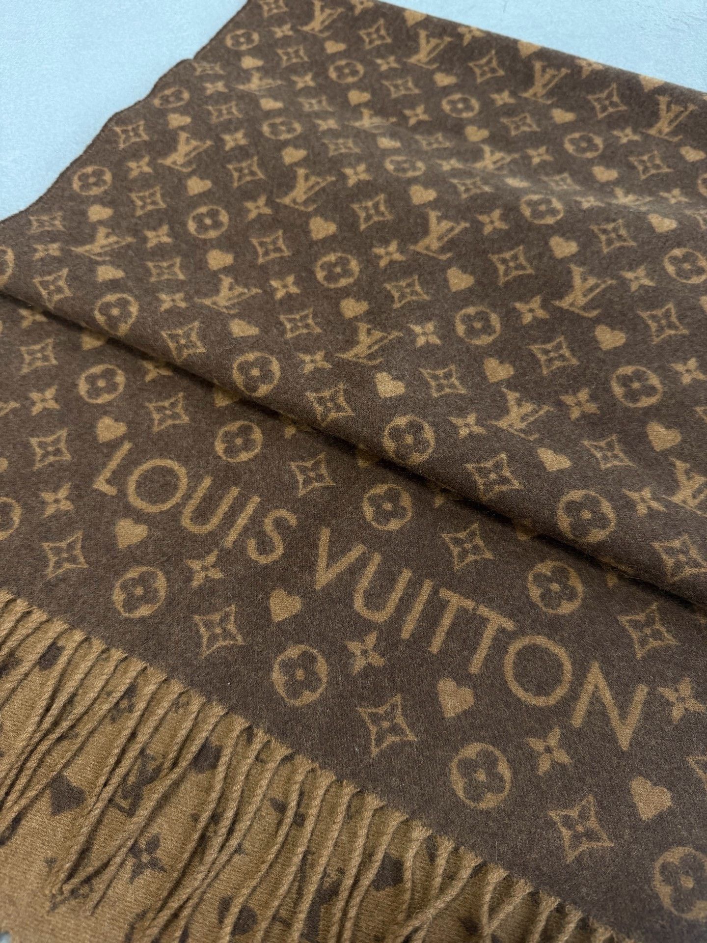 Louis Vuitton Louis Vuitton Thermal Printed Brown Scarf M Men Size ONE SIZE - 2 Thumbnail