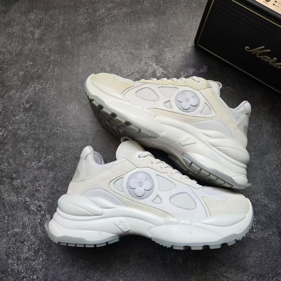 Louis Vuitton Louis Vuitton Running White Lowtop Sneakers 38 Men Size US 6 / EU 39 - 8 Thumbnail