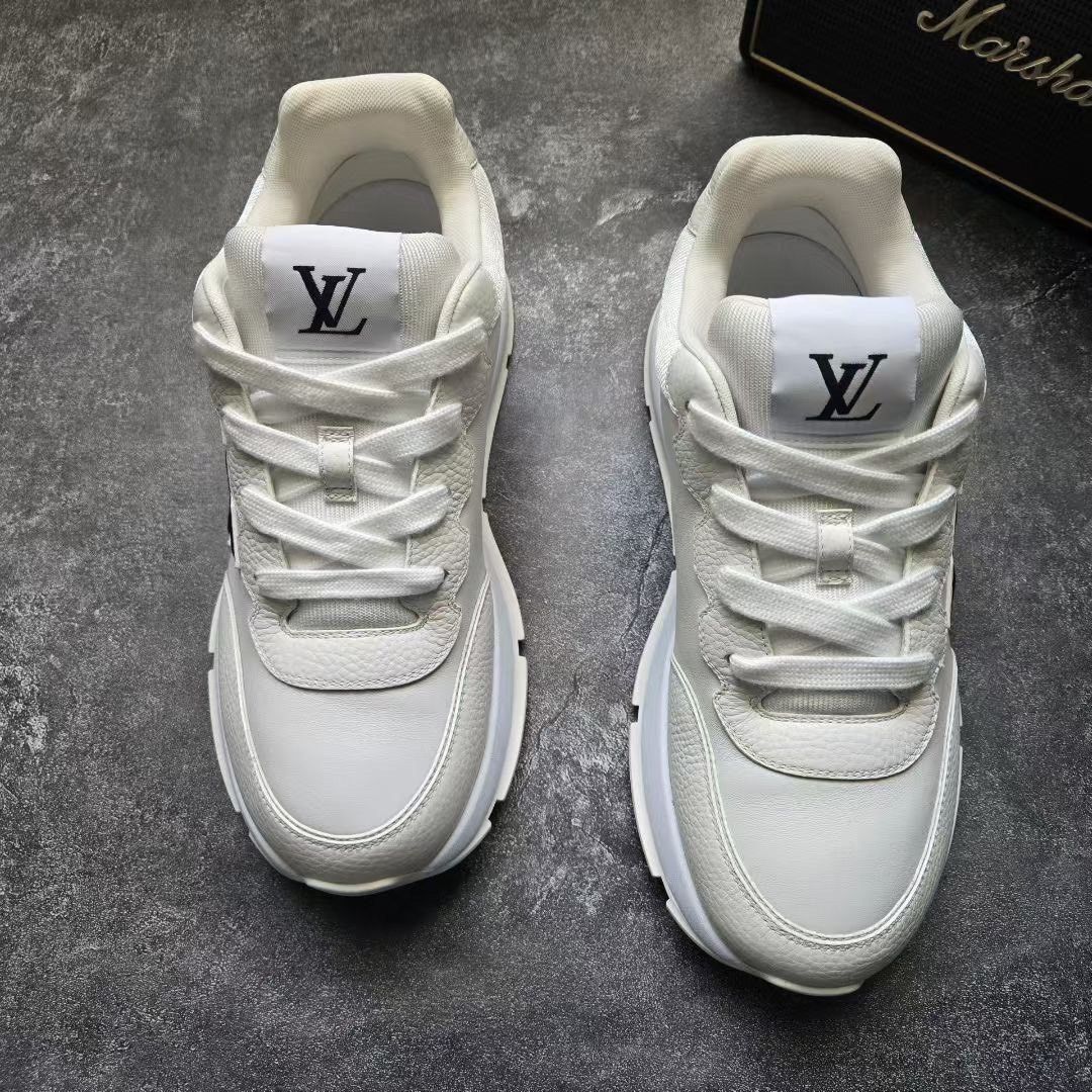 Louis Vuitton Louis Vuitton Black Lowtop Sneakers 40 Men Size US 7.5 / EU 40-41 - 2 Thumbnail