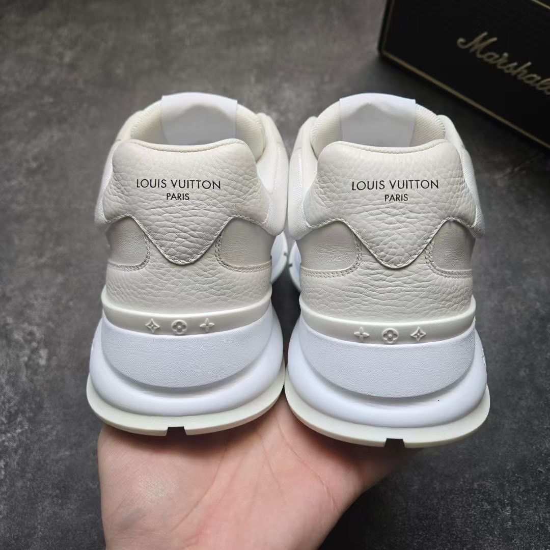 Louis Vuitton Louis Vuitton Black Lowtop Sneakers 40 Men Size US 7.5 / EU 40-41 - 3 Thumbnail