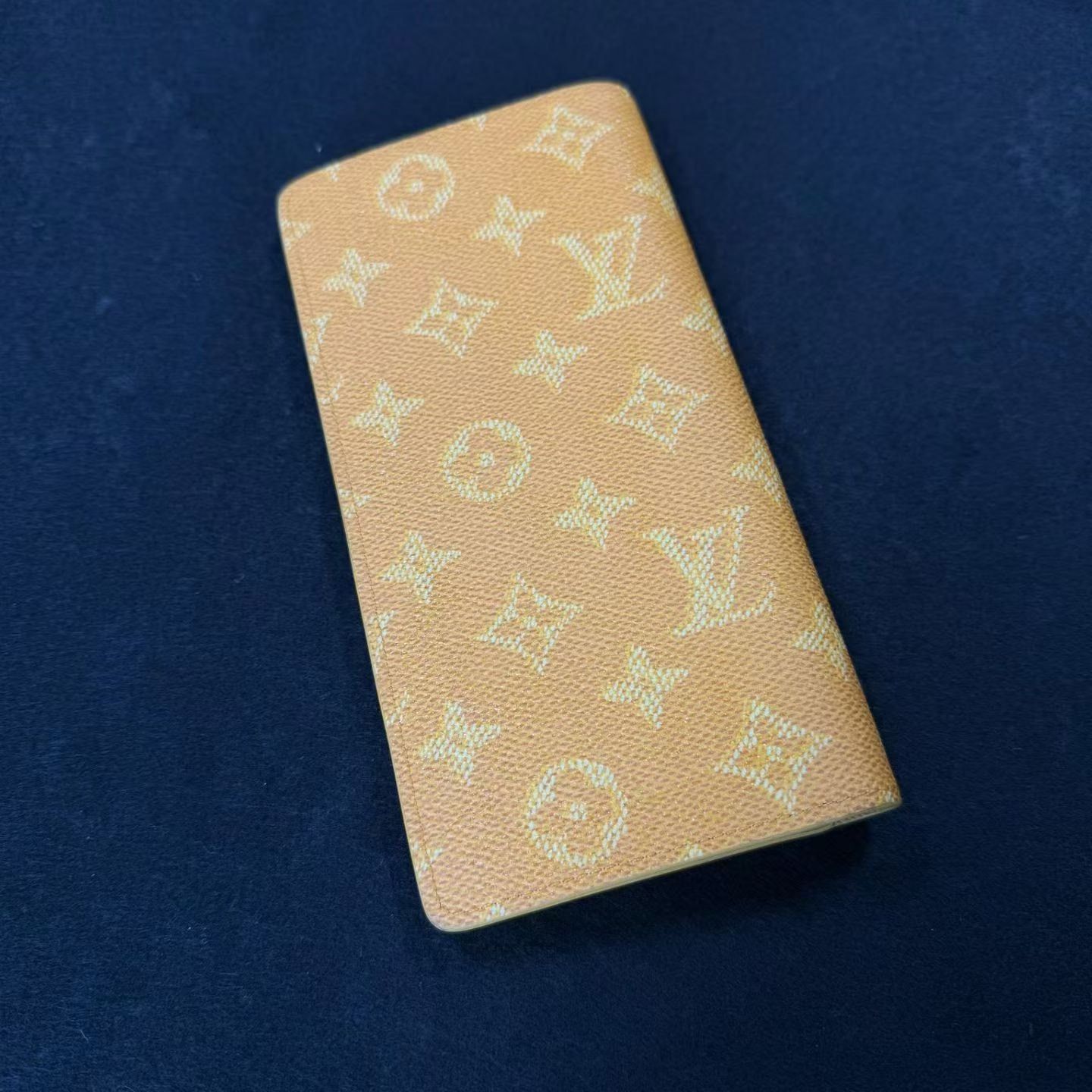 Louis Vuitton Louis Vuitton Yellow Item 25 Men Size ONE SIZE - 2 Thumbnail