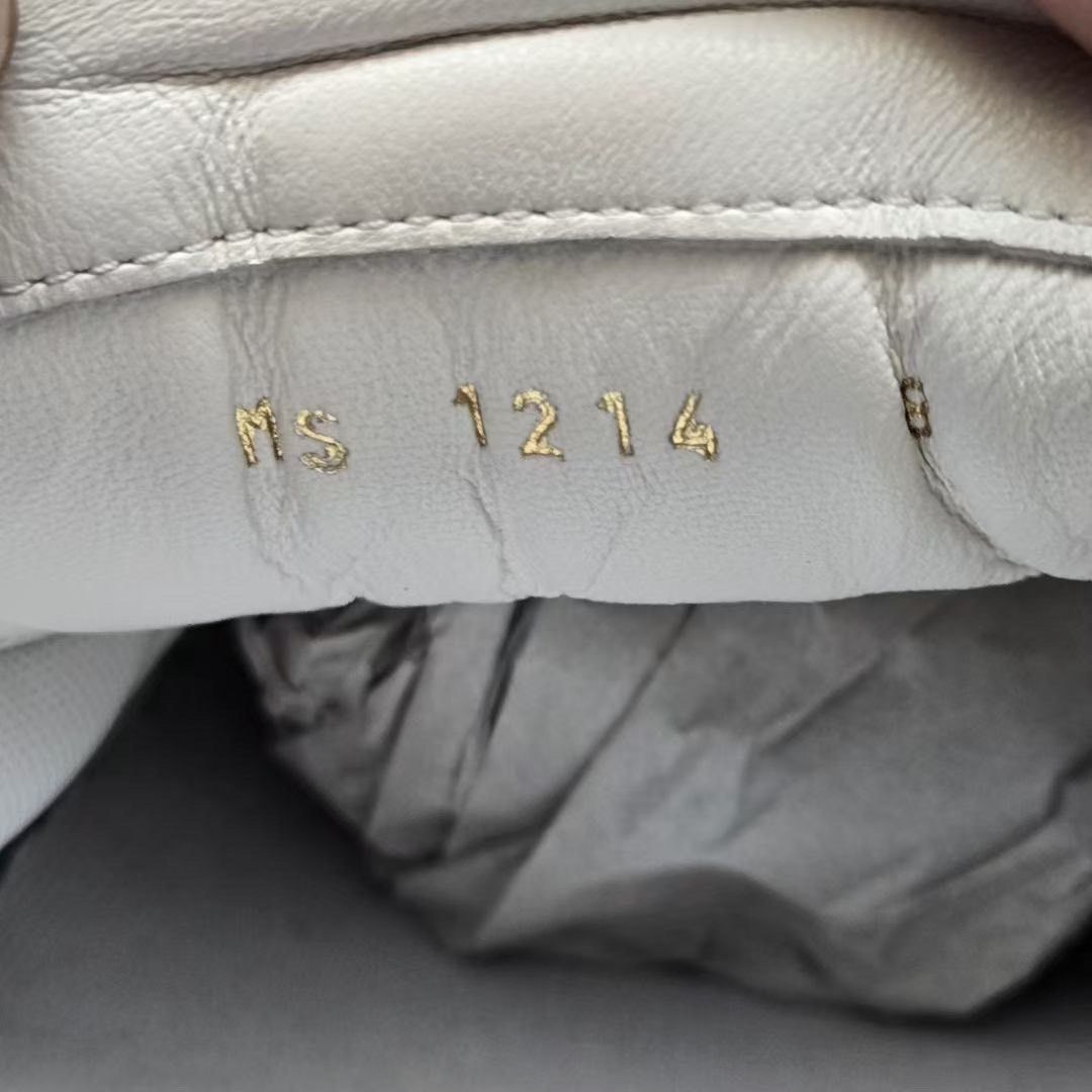 Louis Vuitton Louis Vuitton Football White Hoodie 42 Men Size US M / EU 48-50 / 2 - 5 Thumbnail