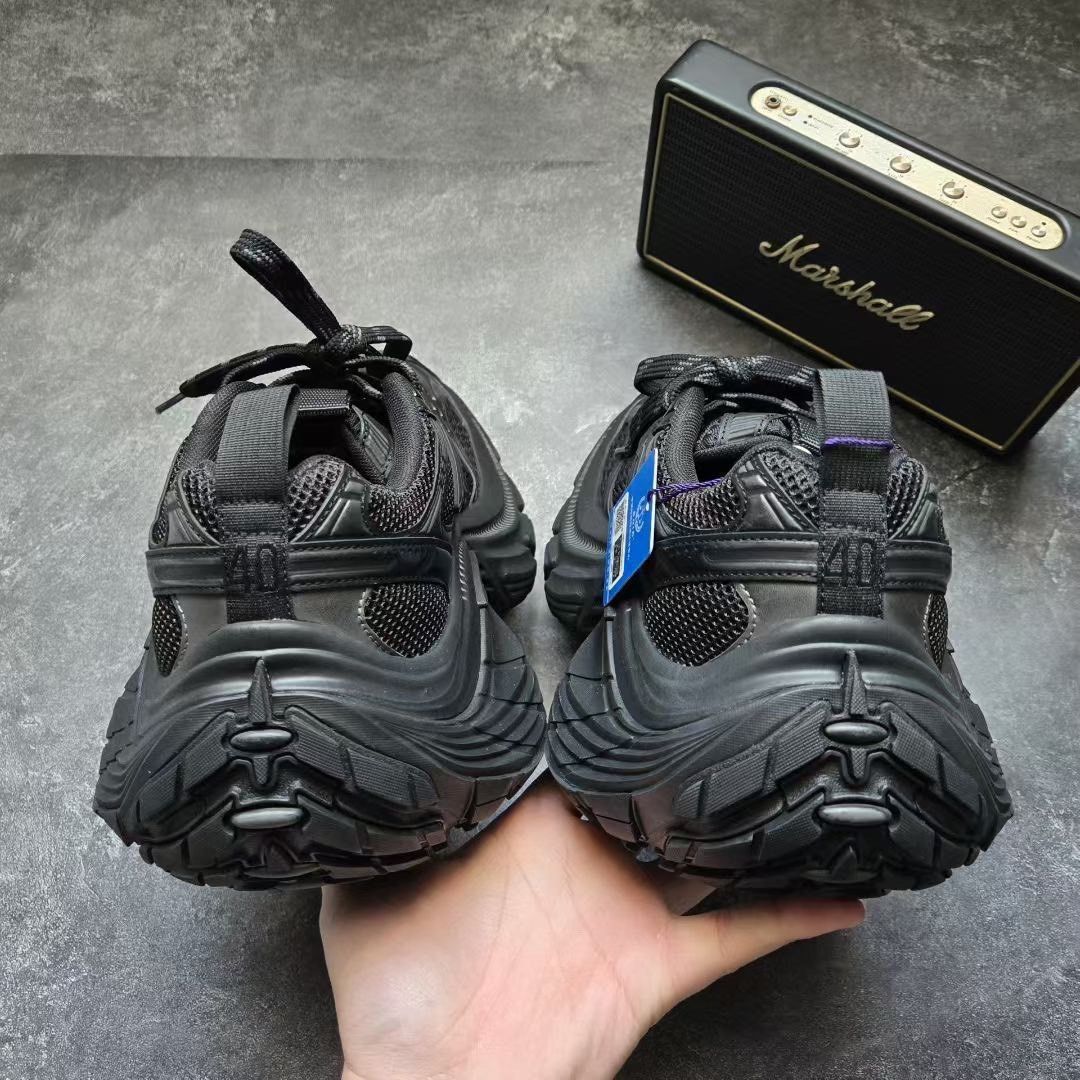 Balenciaga Balenciaga Black Lowtop Sneakers XL Men Size US 10 / EU 43 - 2 Thumbnail