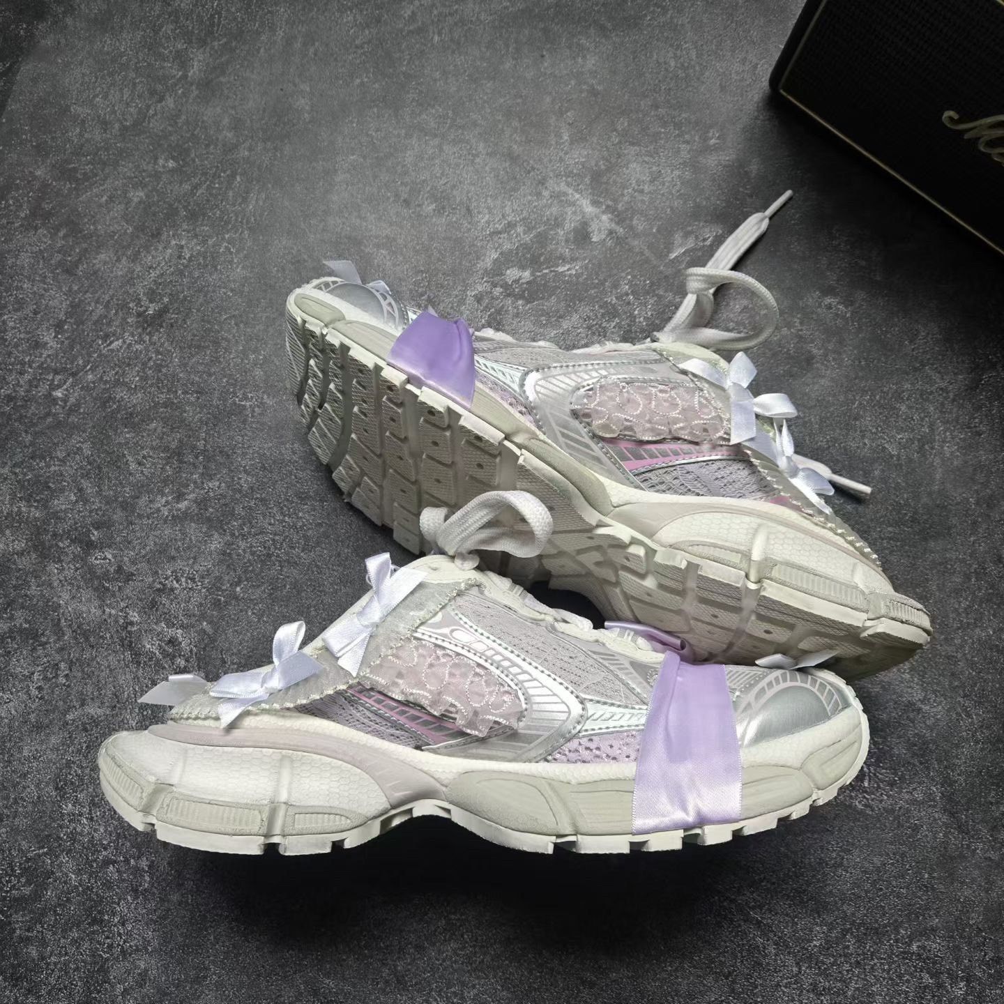 Balenciaga Balenciaga Lowtop Sneakers XXXL Women Size US 8 / IT 38 - 9 Thumbnail