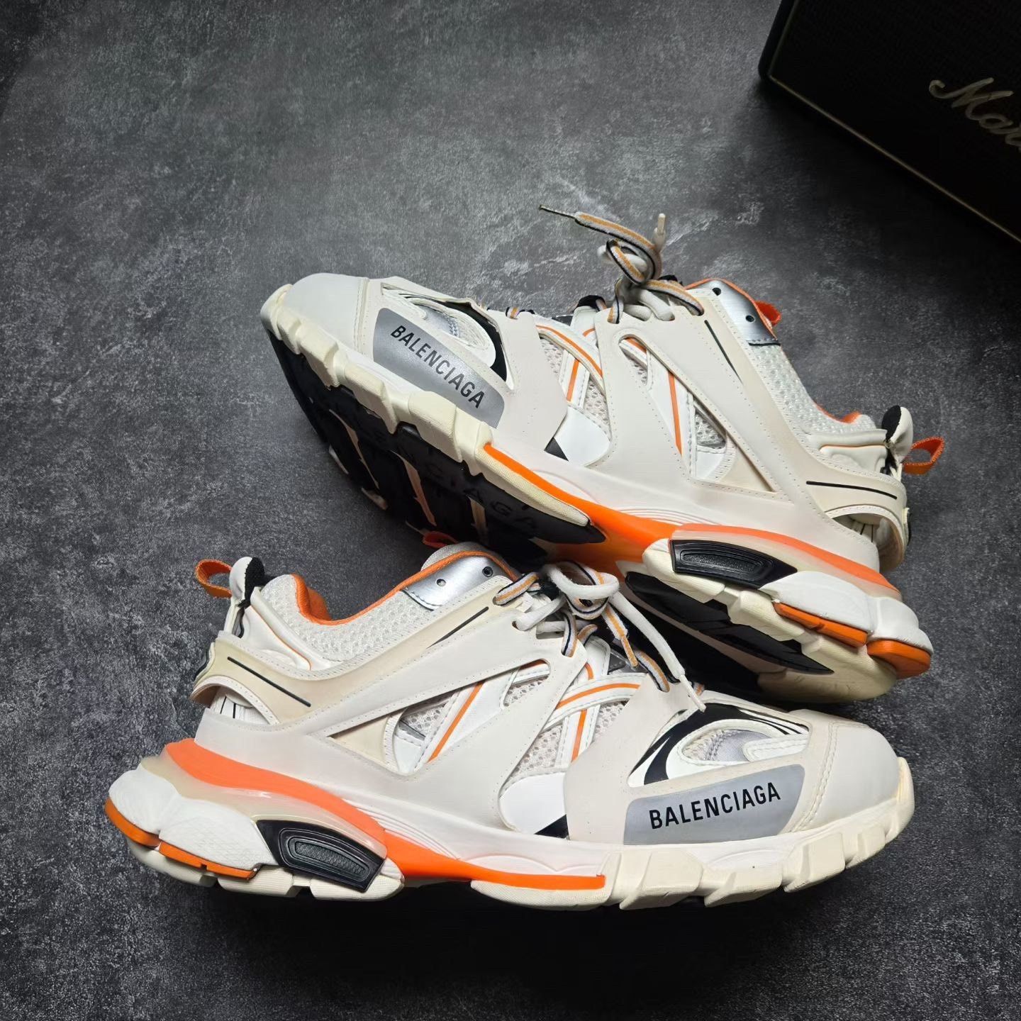 Balenciaga Balenciaga White Lowtop Sneakers 42 Men Size US 9 / EU 42 - 8 Thumbnail