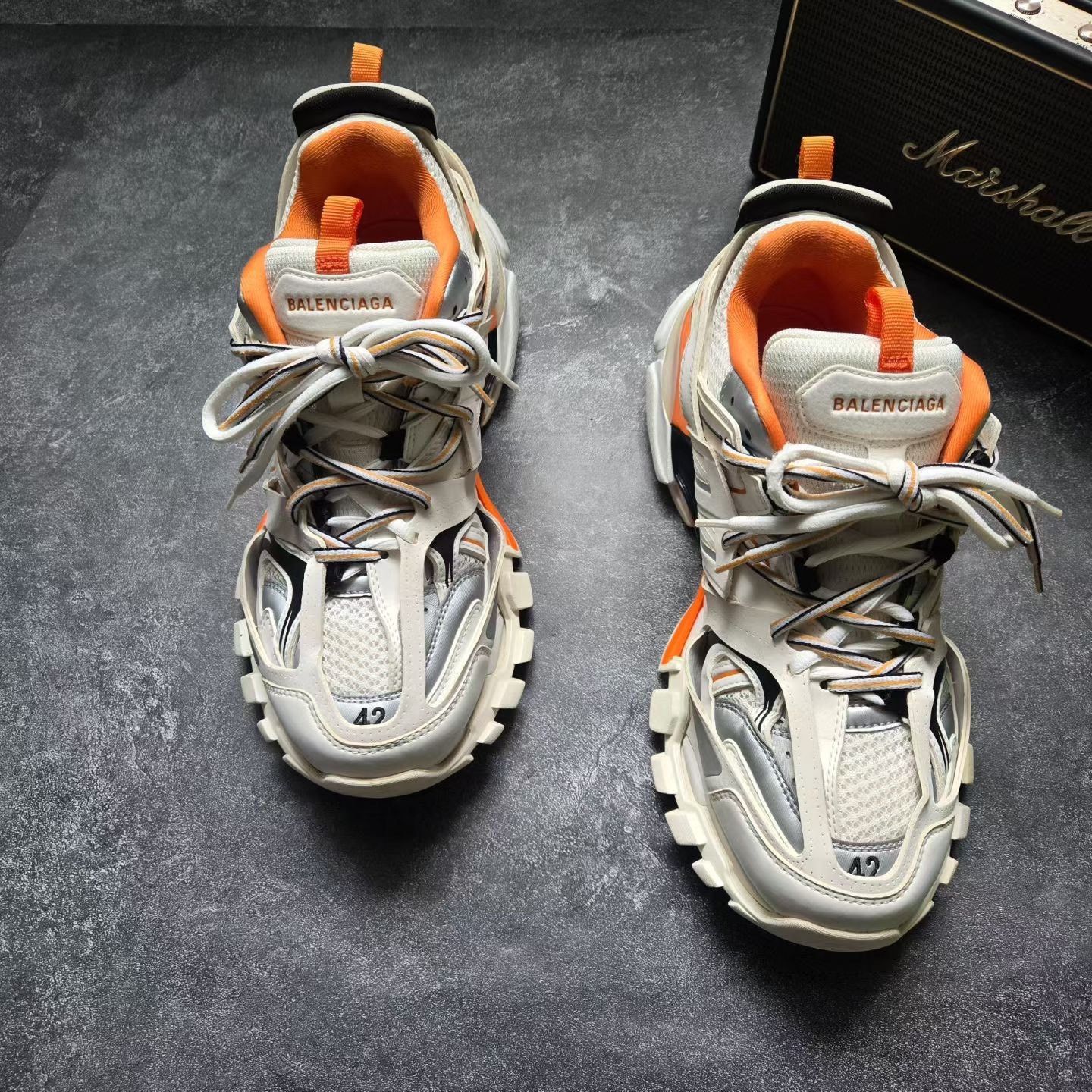 Balenciaga Balenciaga White Lowtop Sneakers 42 Men Size US 9 / EU 42 - 2 Thumbnail
