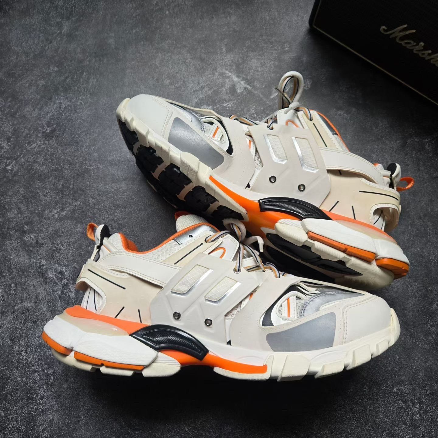 Balenciaga Balenciaga White Lowtop Sneakers 42 Men Size US 9 / EU 42 - 9 Thumbnail