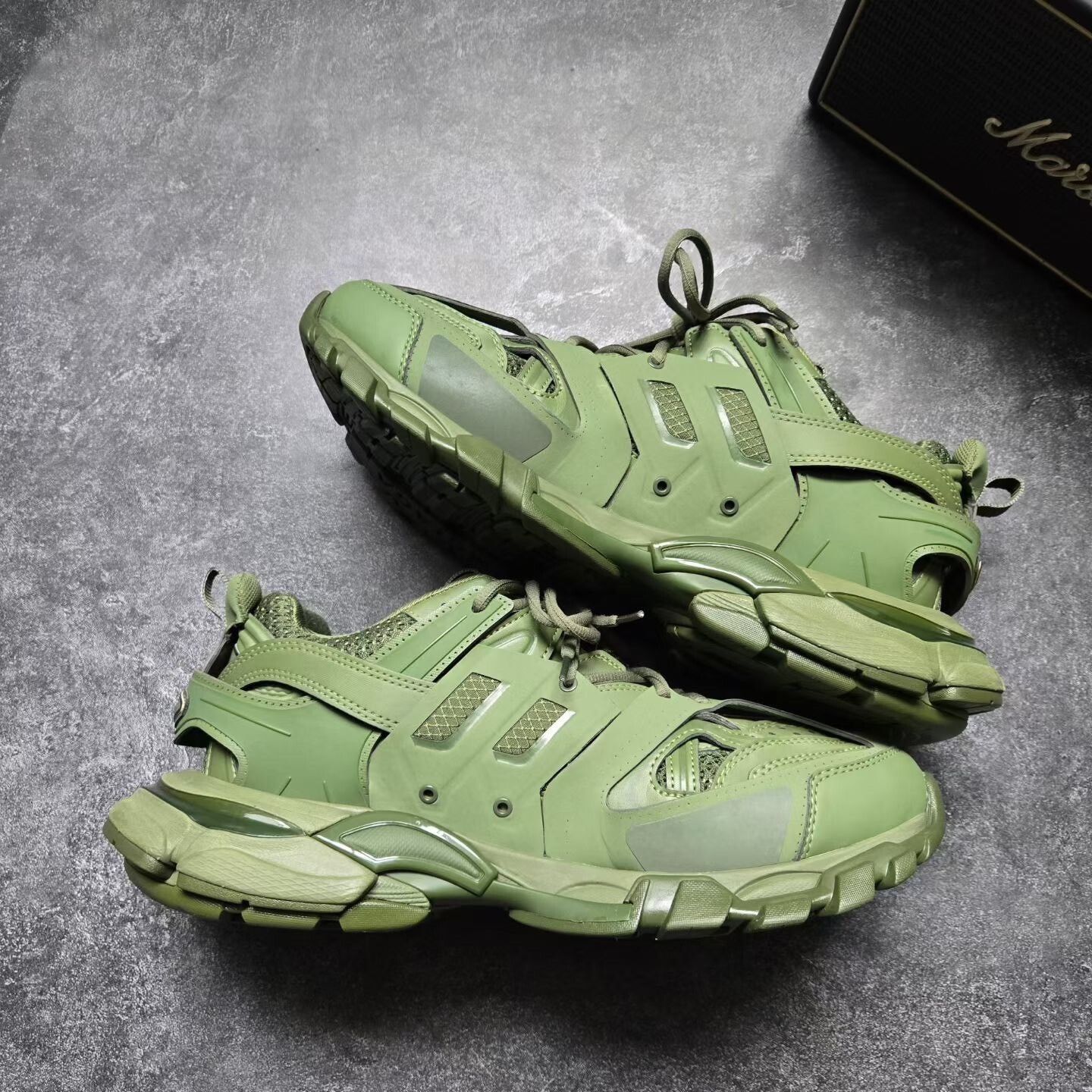 Balenciaga Balenciaga Green Lowtop Sneakers 42 Men Size US 9 / EU 42 - 9 Thumbnail
