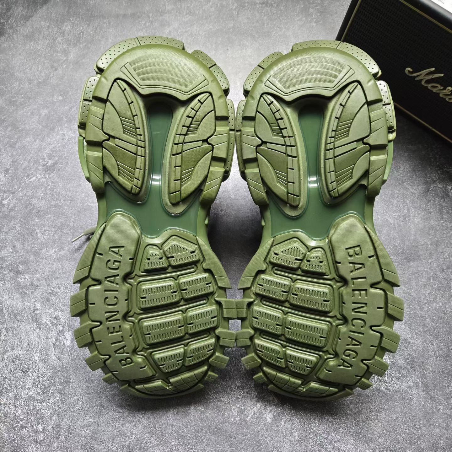Balenciaga Balenciaga Green Lowtop Sneakers 42 Men Size US 9 / EU 42 - 7 Thumbnail