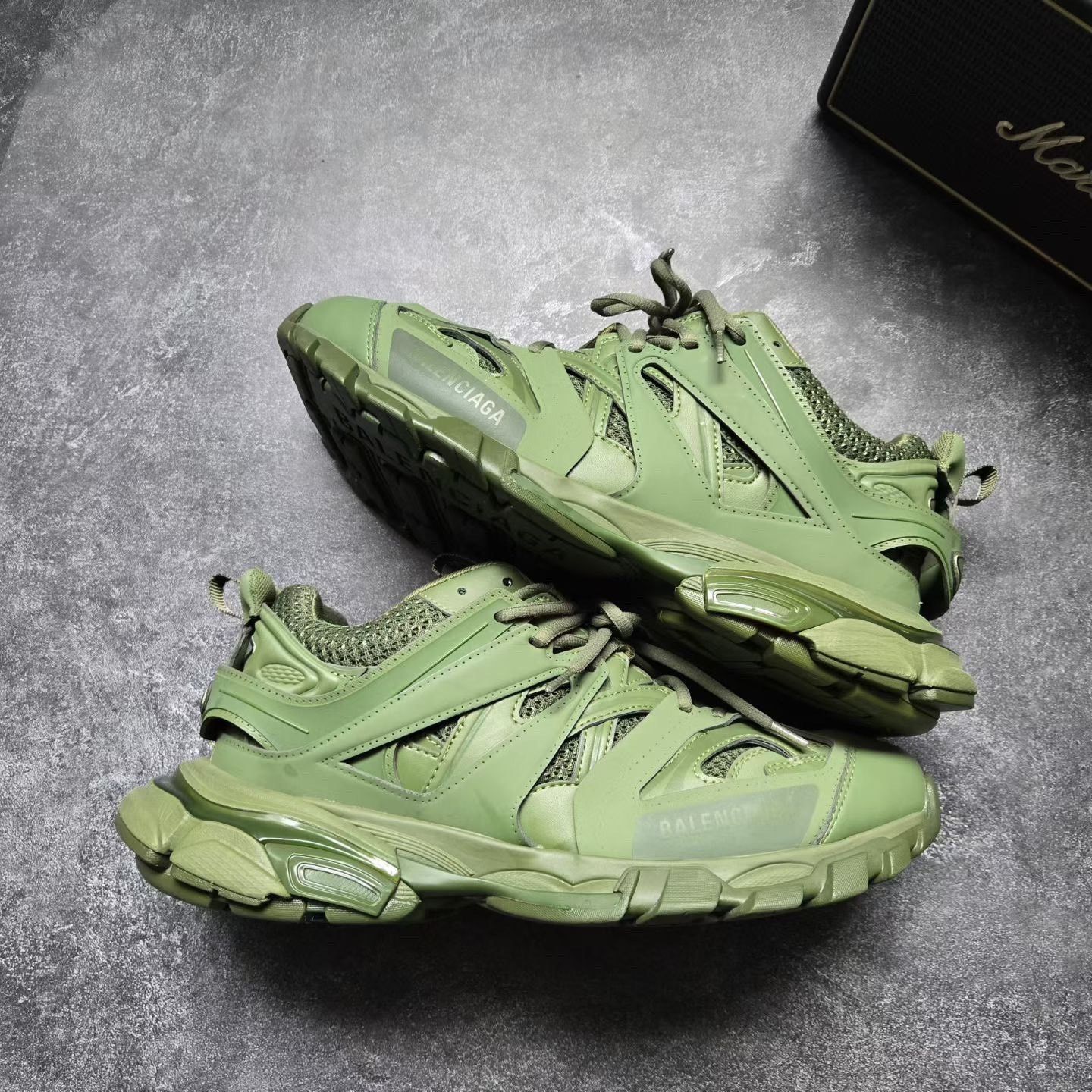 Balenciaga Balenciaga Green Lowtop Sneakers 42 Men Size US 9 / EU 42 - 8 Thumbnail